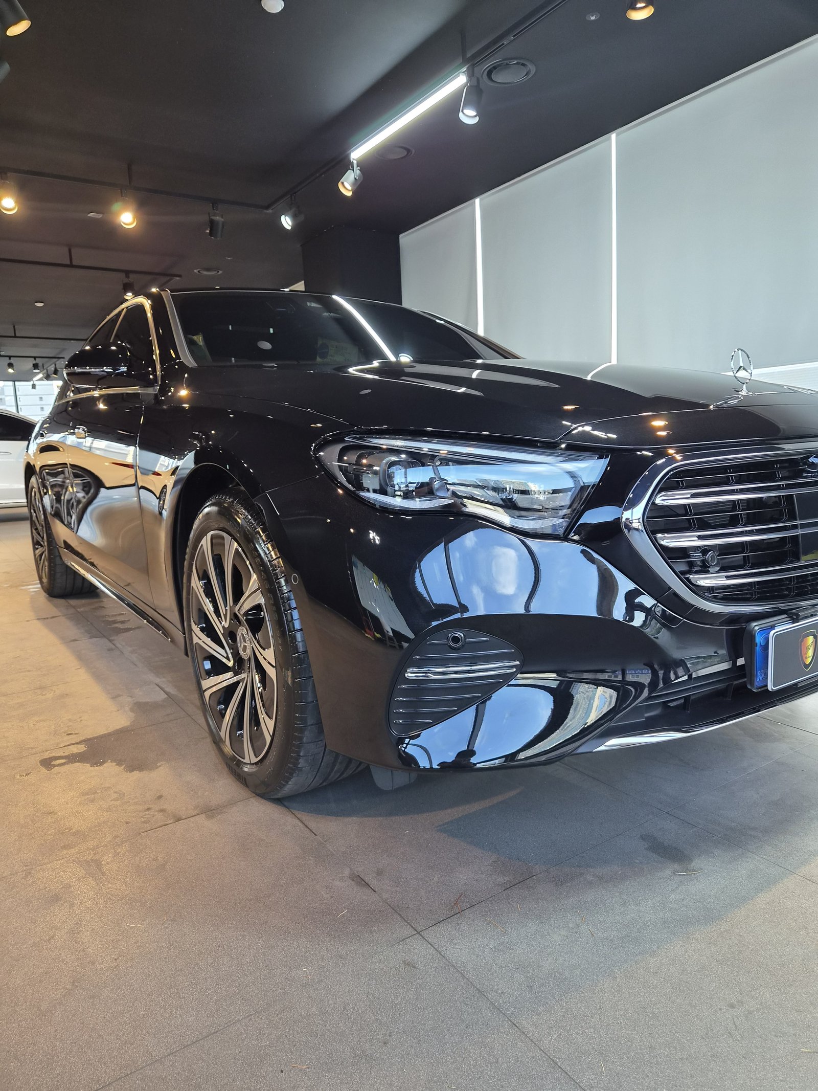 벤츠 E300 전측면 글로시 - 부산 신차 유리막코팅