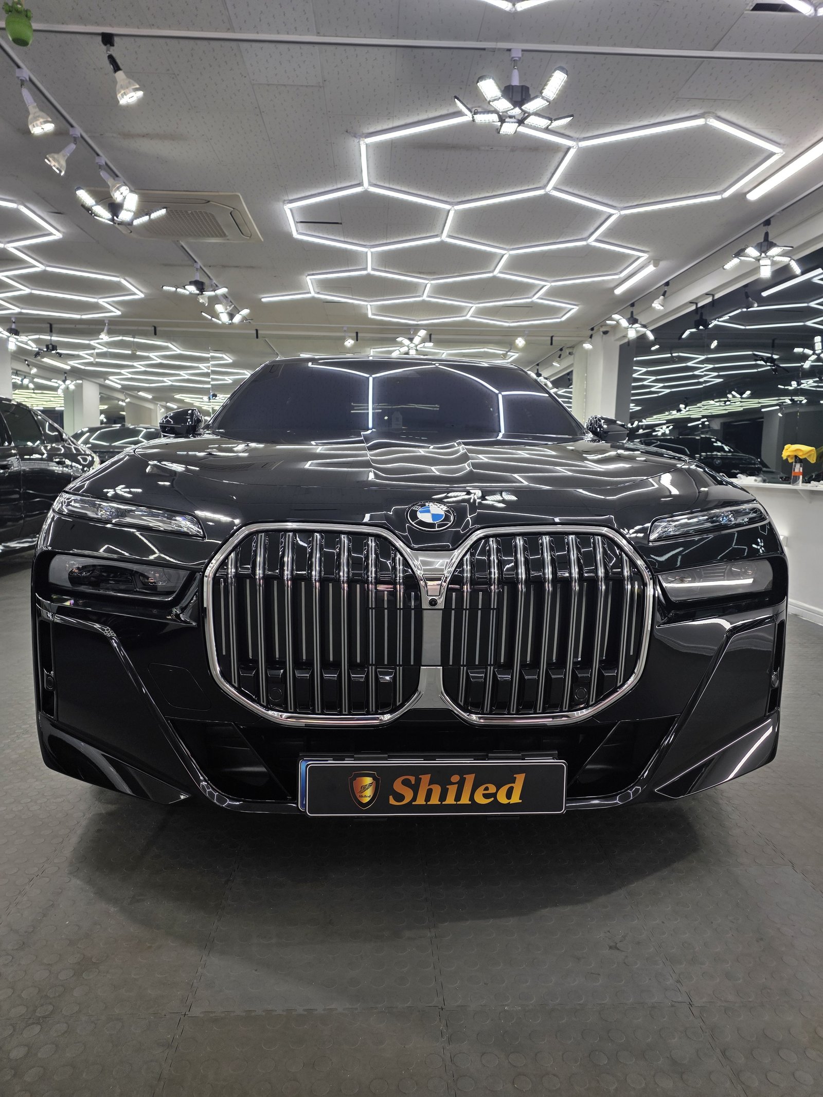 BMW 740d 검정 전면 G-PRO 코팅 마감 - 부산 신차 유리막코팅