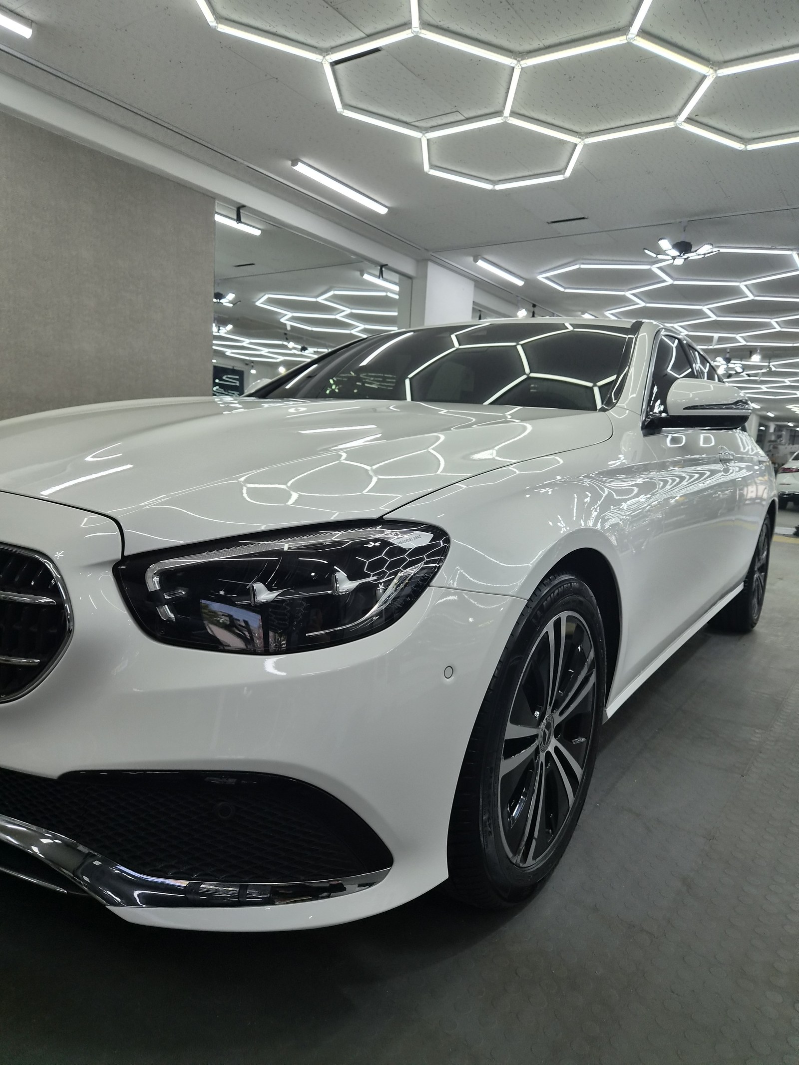 벤츠 E250 듀얼코팅 완료 후 측면 - 부산 광택 쉴드광택