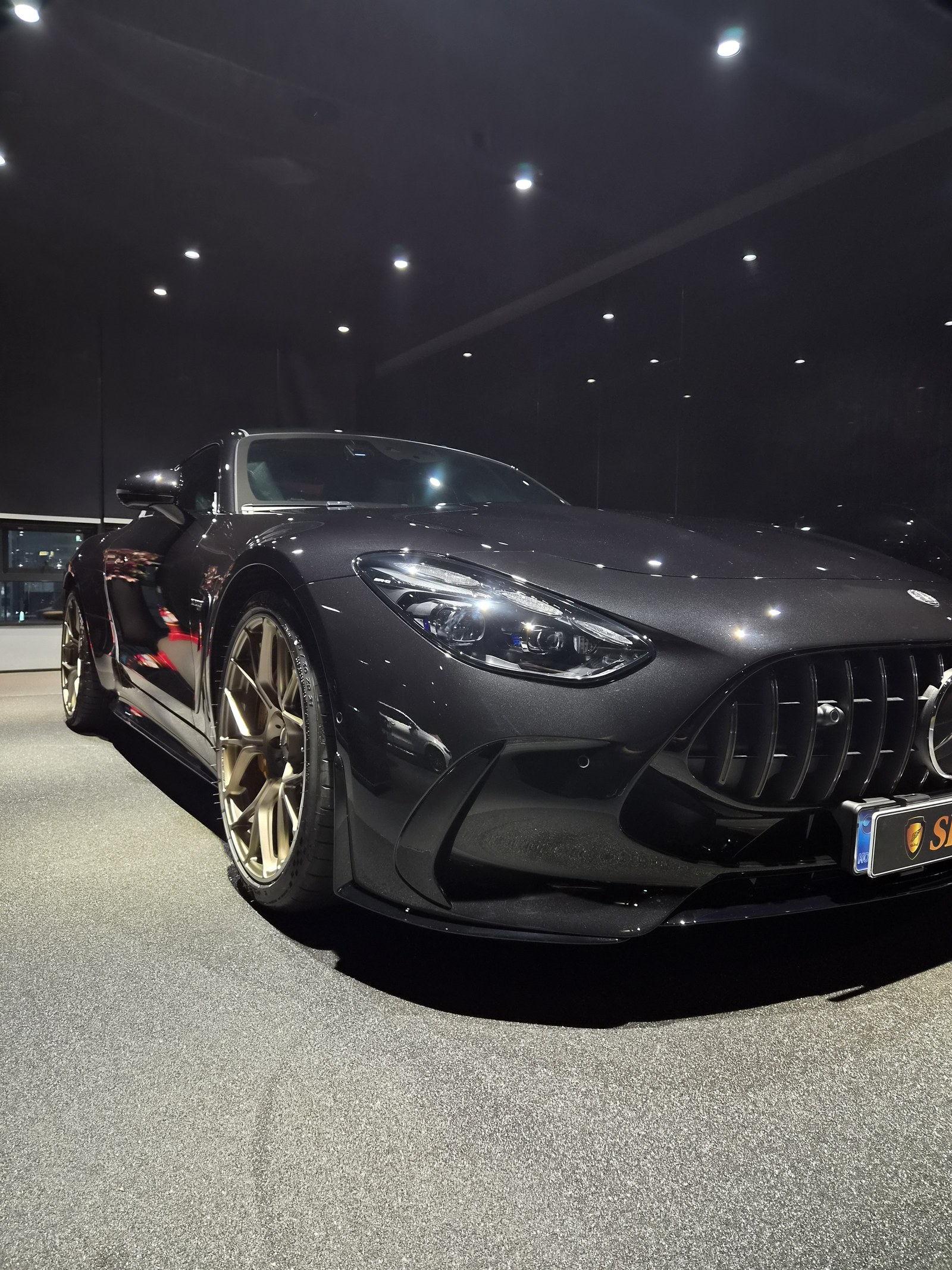메르세데스-AMG GT63 검정 전측면 글로시 - 부산 신차 유리막코팅