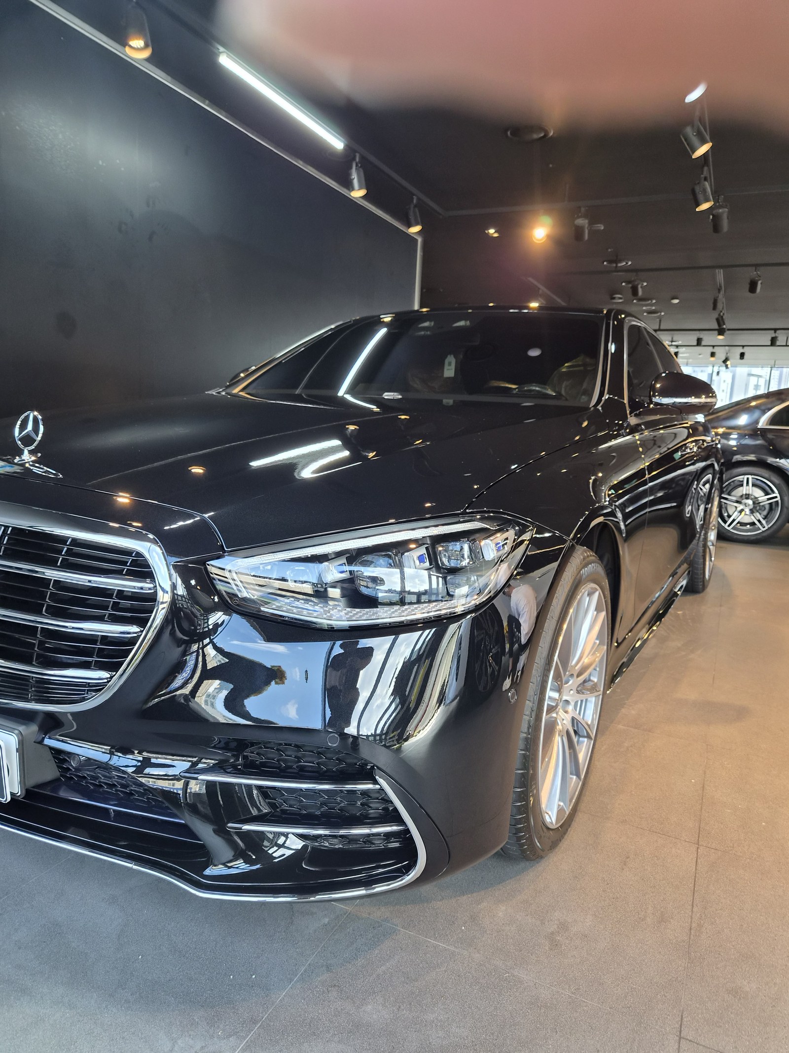 부산 벤츠 유리막코팅 S450 검정 전측면 그릴 클로즈업 - F5 코팅