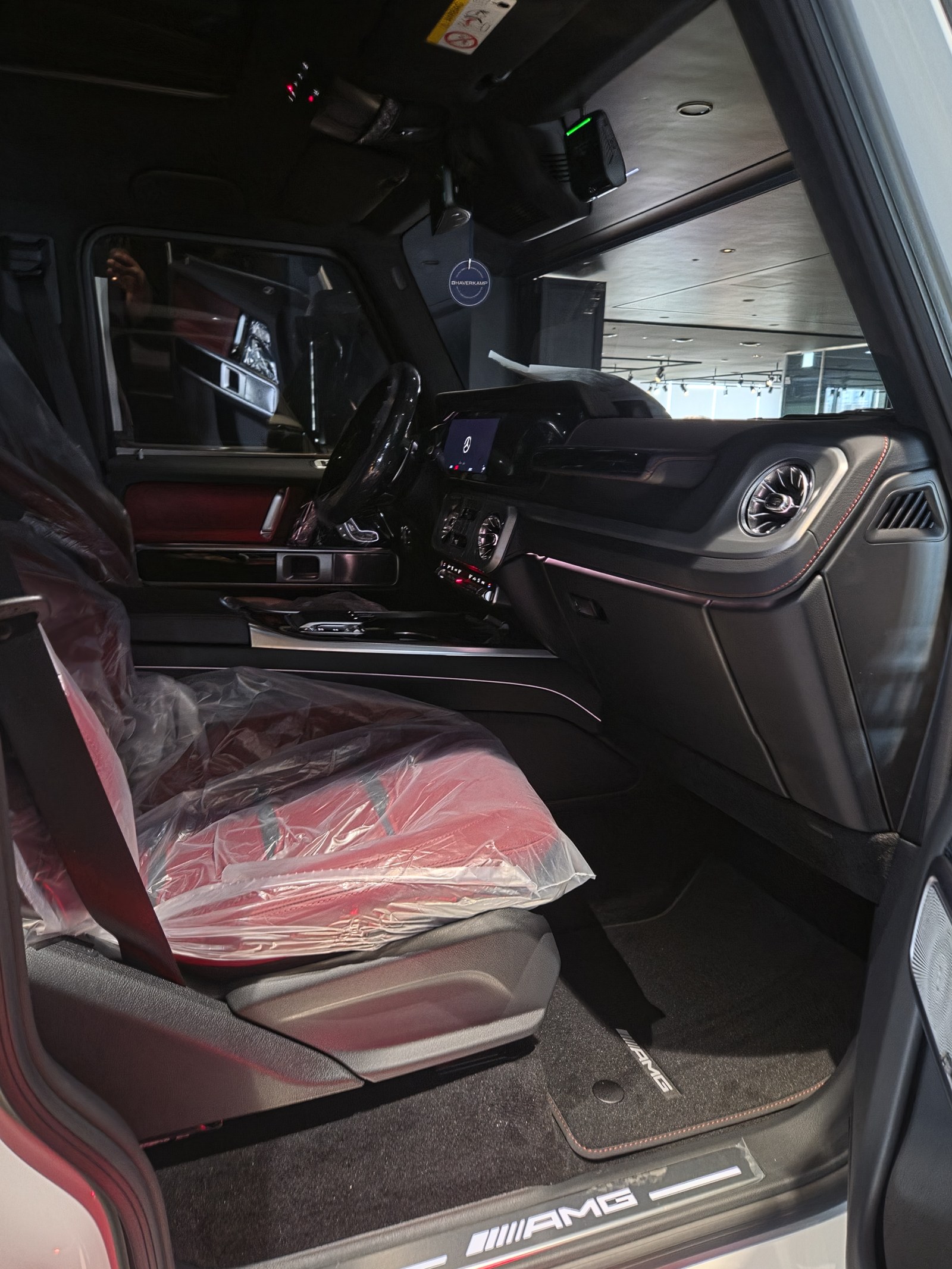 부산 벤츠 유리막코팅 AMG G63 실내 AMG 로고 - 출고 전 컨디션