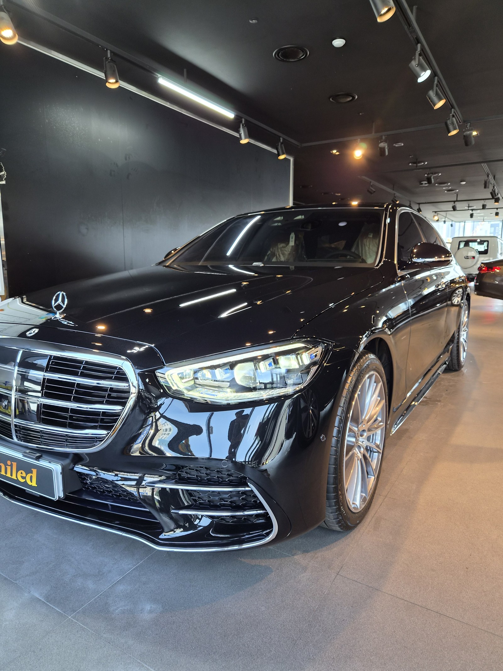 부산 벤츠 유리막코팅 S450 검정 전측면 그릴 클로즈업 - F5 코팅