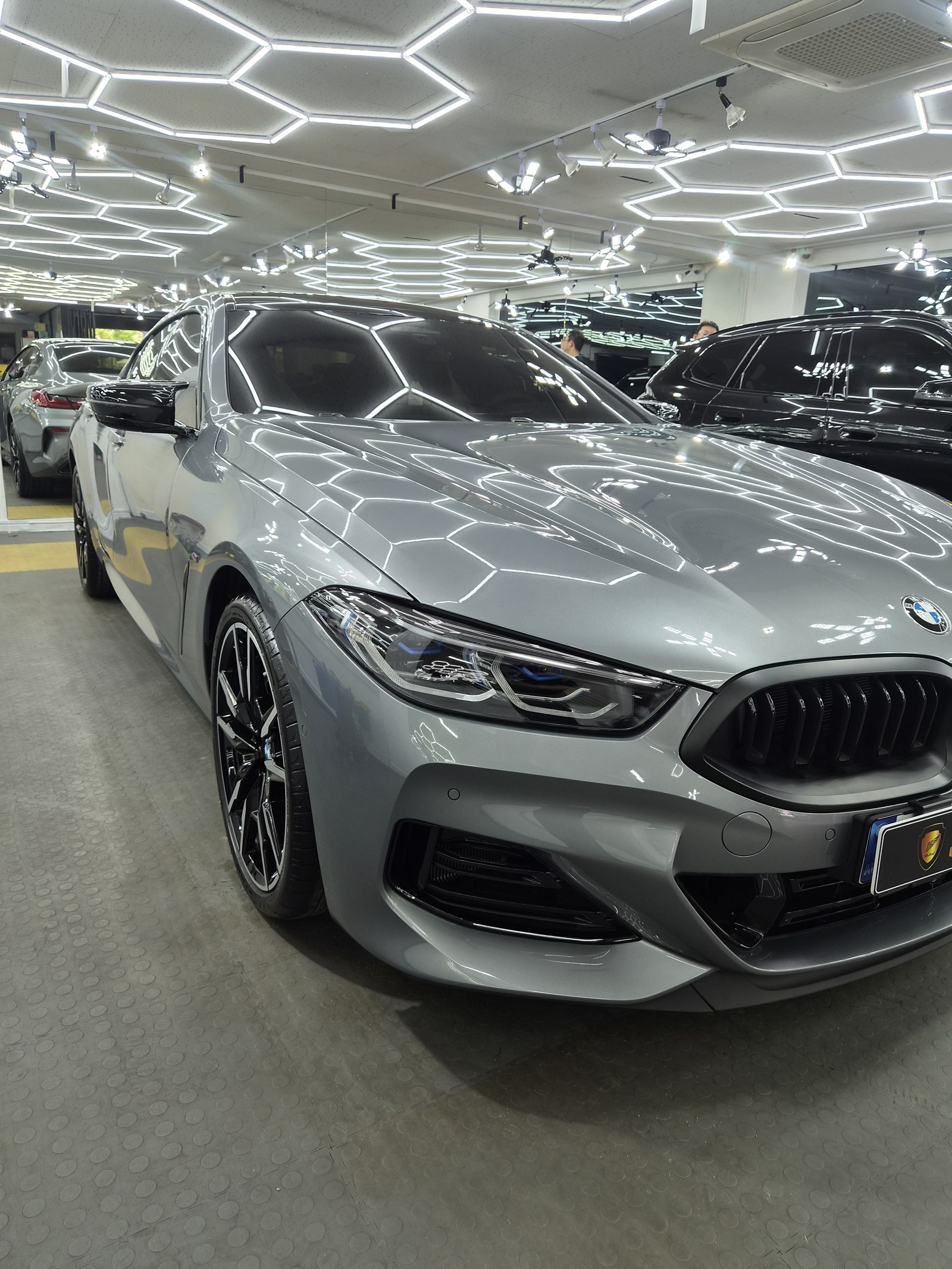 부산 신차 유리막코팅 BMW M850i 그란쿠페 전측면 - 쉴드광택