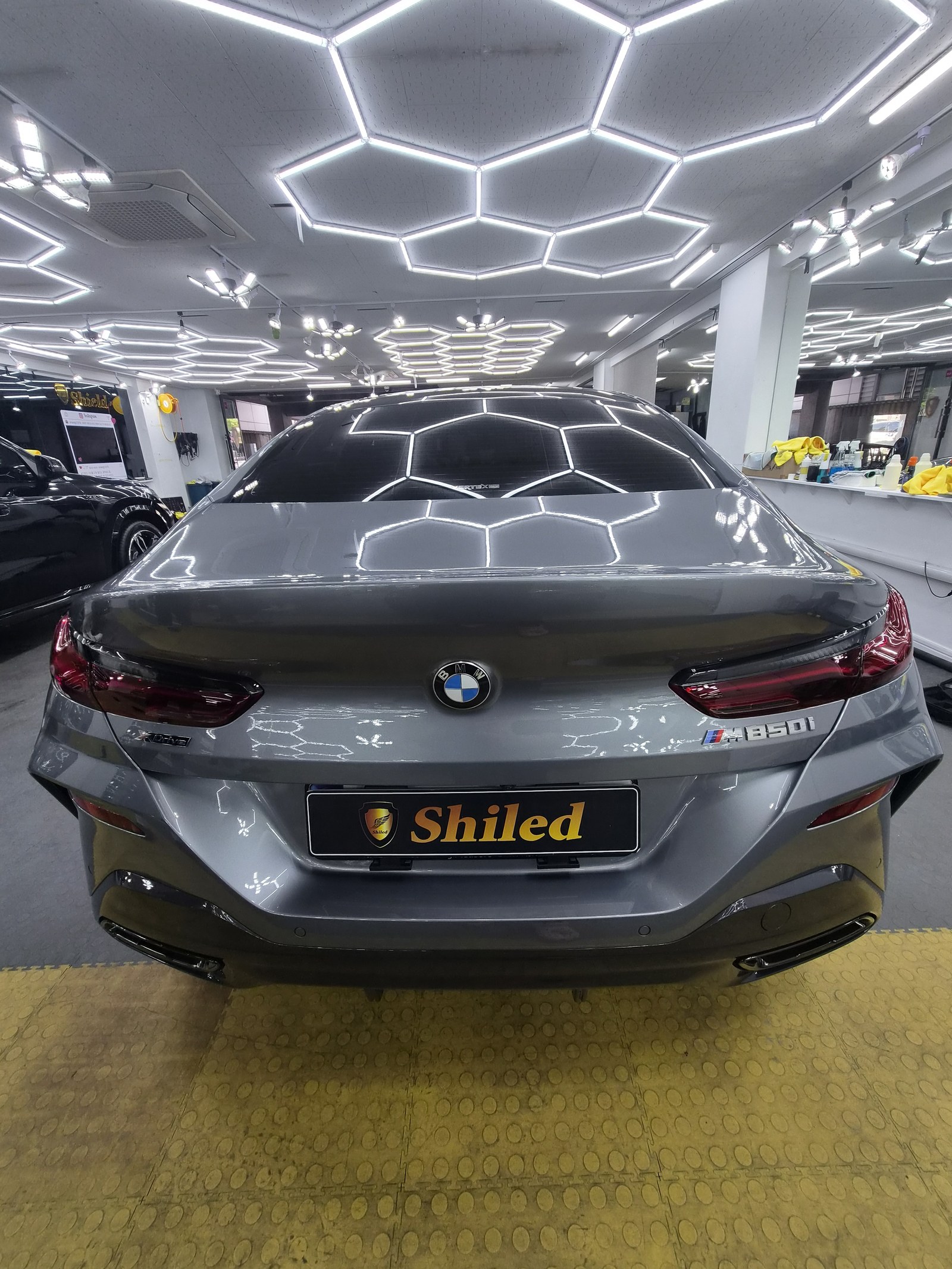 부산 신차 유리막코팅 BMW M850i 그란쿠페 후면 - G-PRO 유리막코팅