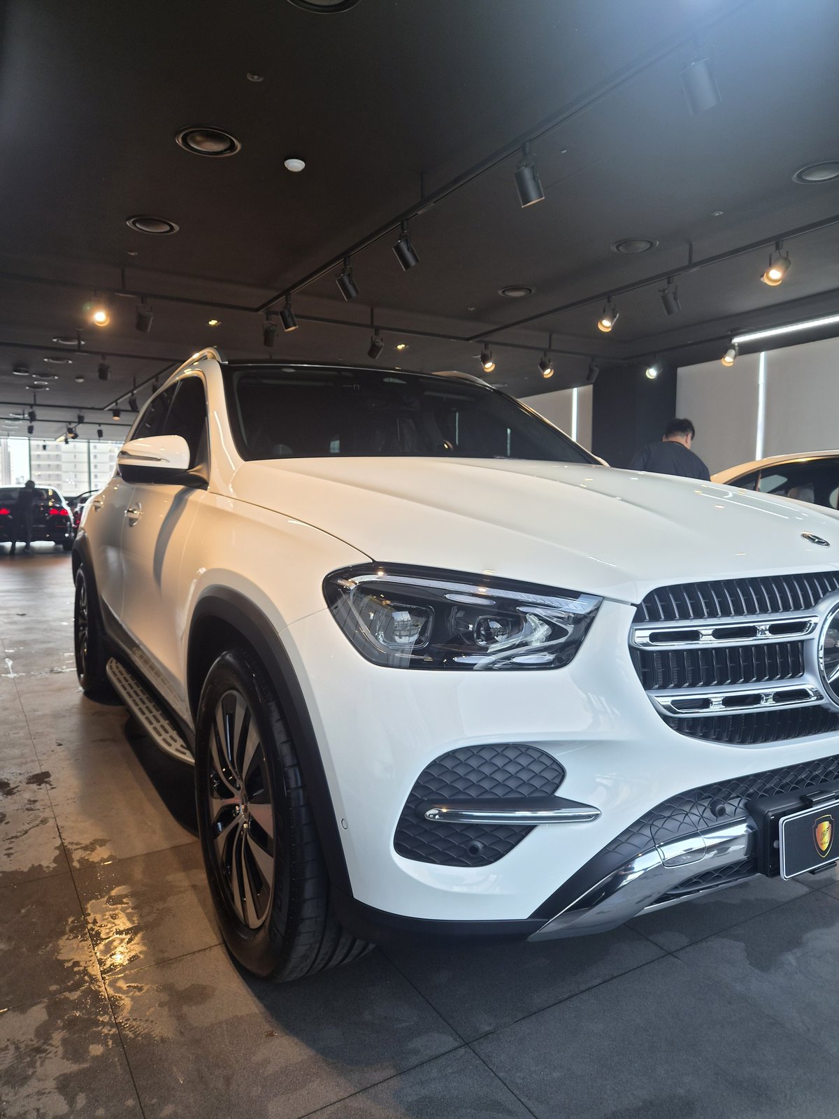 부산 벤츠 유리막코팅 GLE450 백색 전측면 - F5 신차코팅