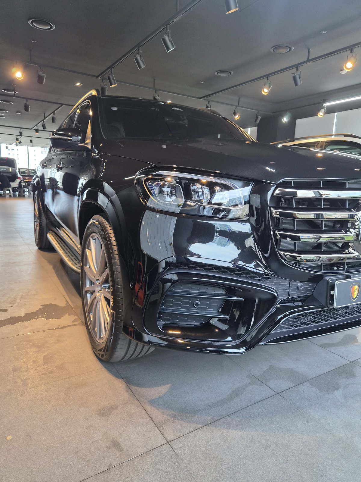 부산 벤츠 유리막코팅 GLS450 검정 전측면 - F5 신차코팅