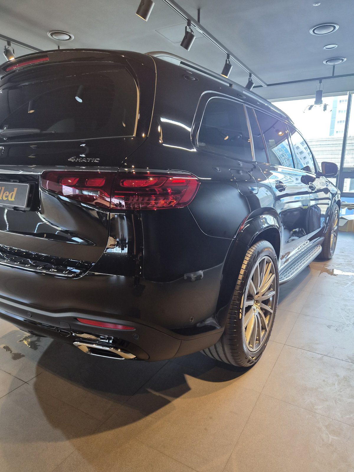 부산 벤츠 유리막코팅 GLS450 검정 후측면 - 쉴드광택 신차코팅