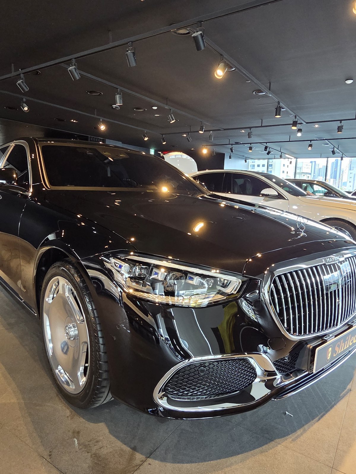 부산 벤츠 유리막코팅 마이바흐 S580 검정 전측면 - F5 신차코팅