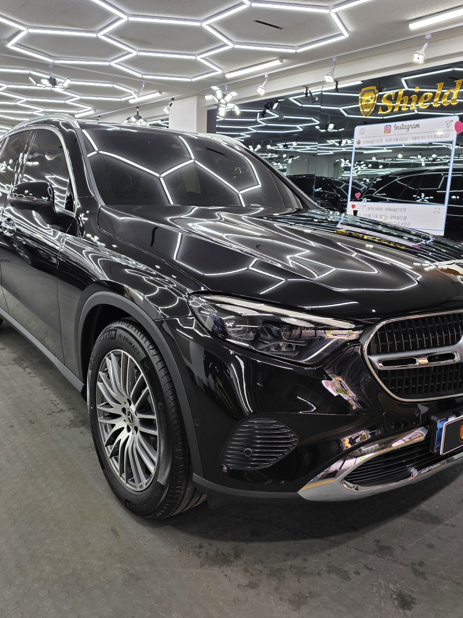 벤츠 GLC300 검정 측면 글로시 - 부산 신차 유리막코팅