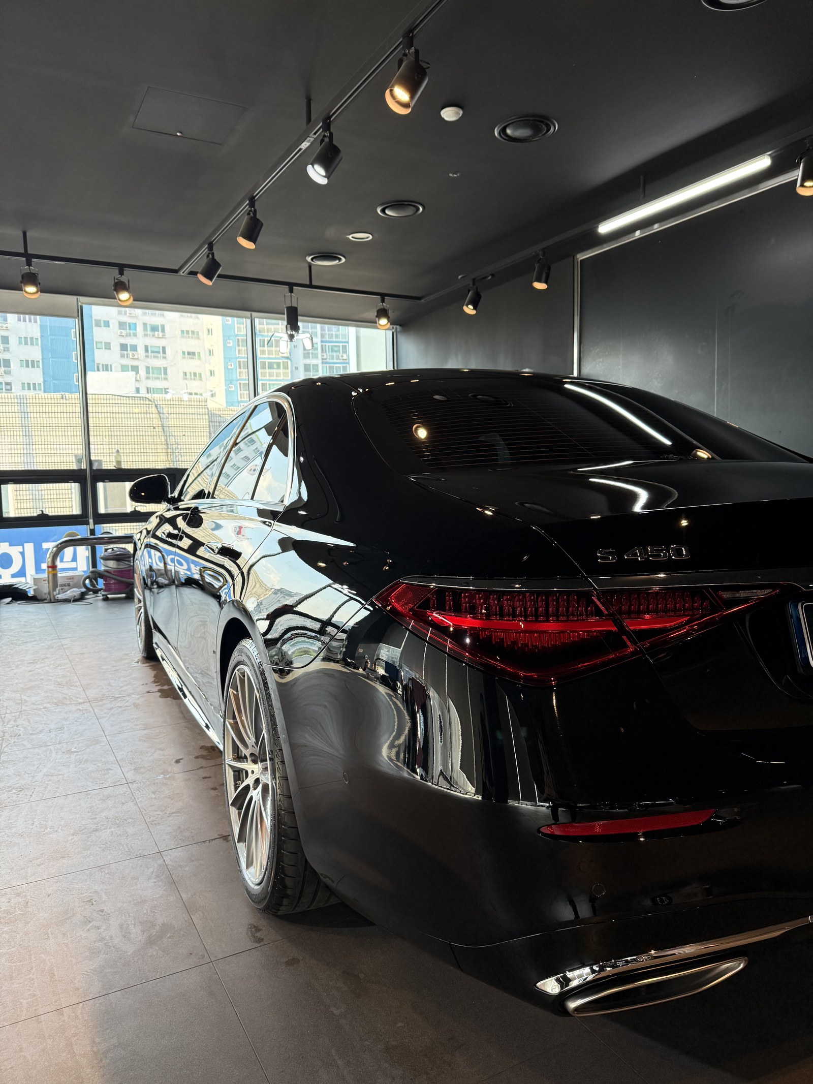 벤츠 S450 검정 측후면 - 부산 신차 유리막코팅