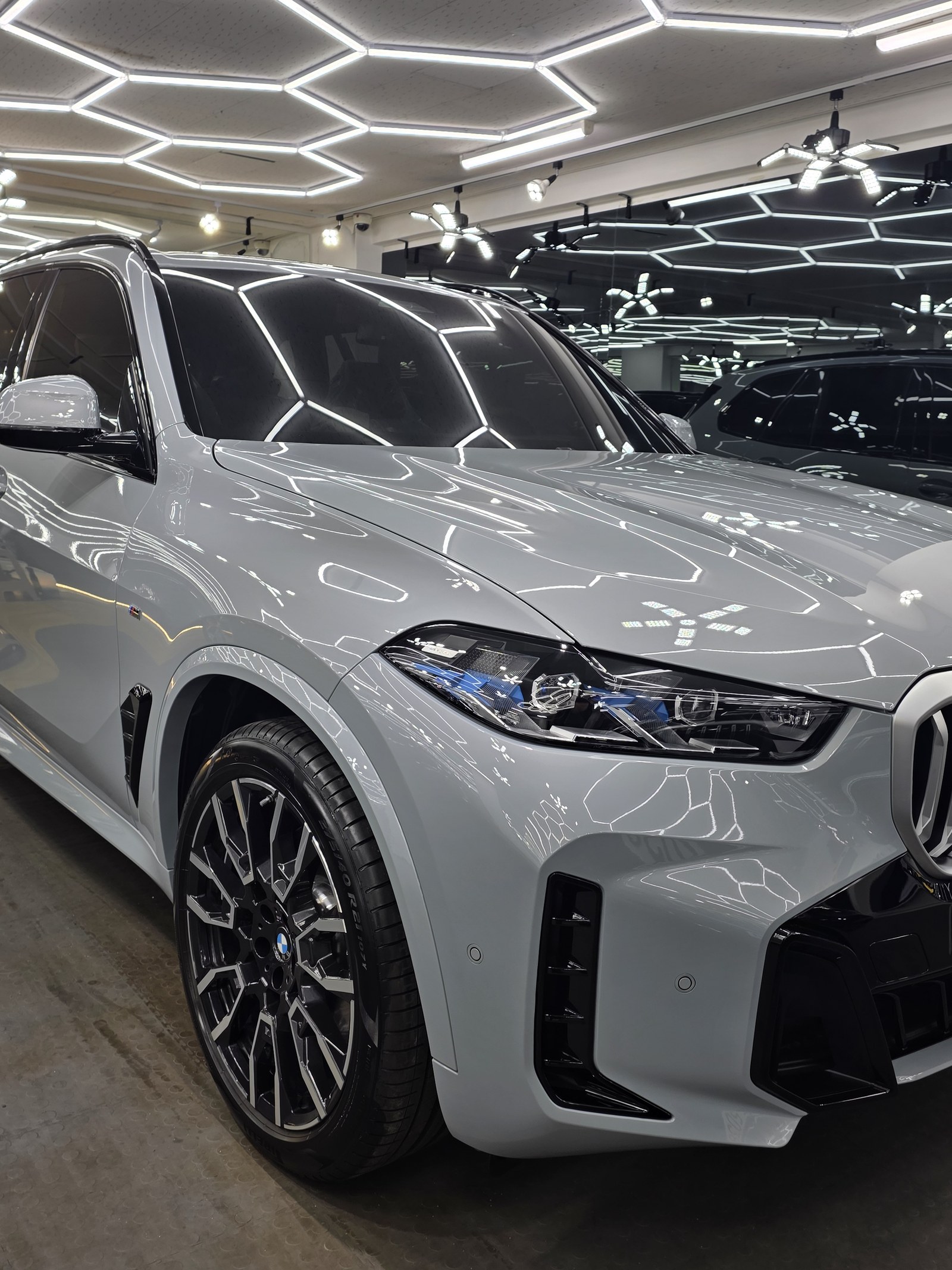 BMW X5 그레이 전측면 하드코팅 - 부산 신차 유리막코팅