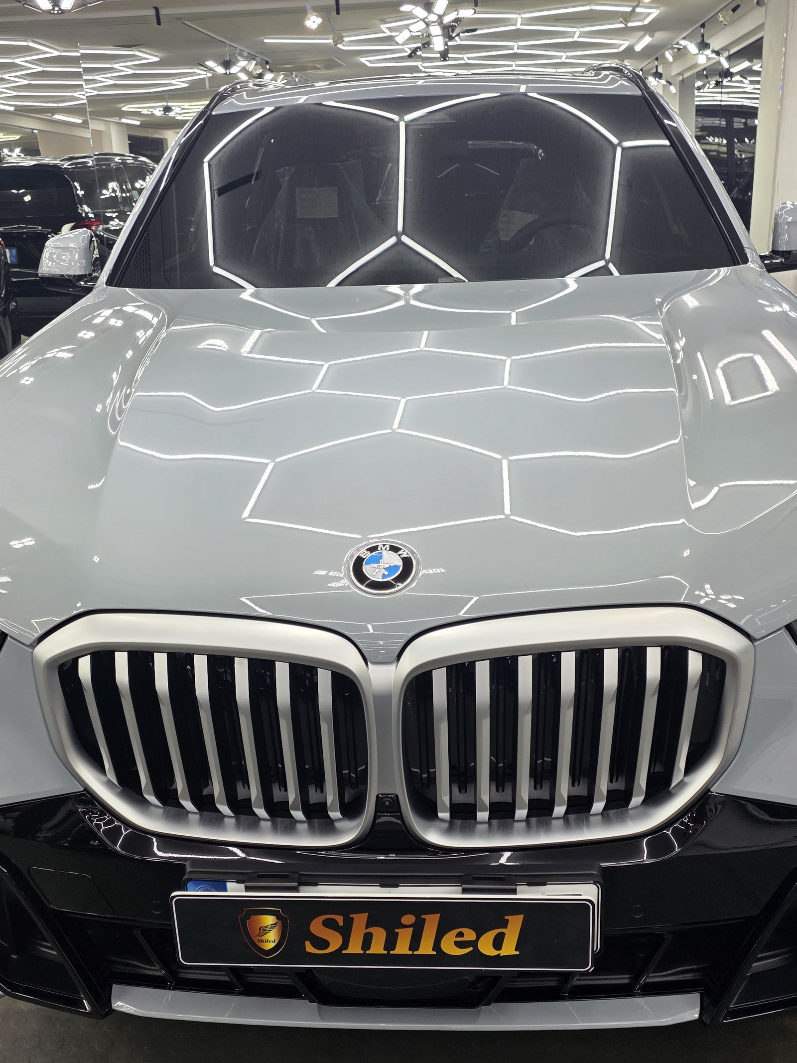 BMW X5 그레이 전면 후드 - 부산 신차 유리막코팅
