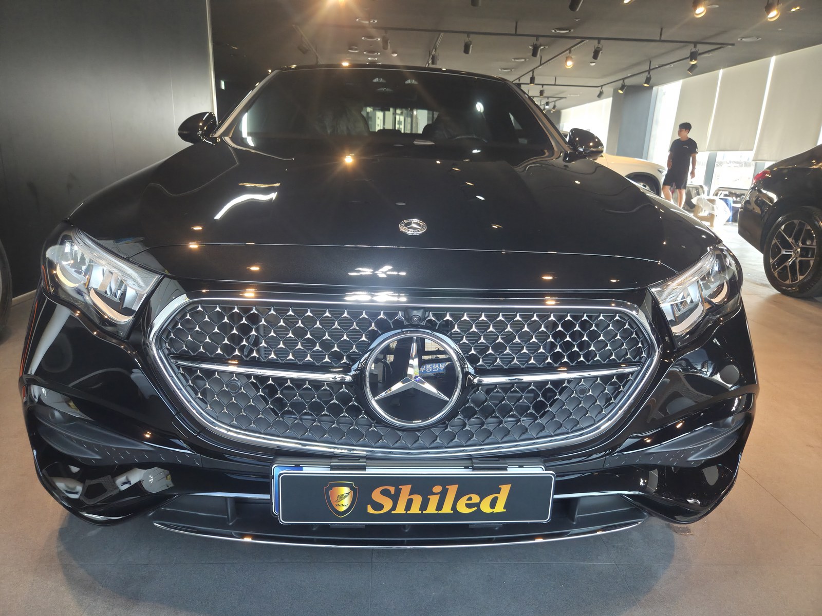 부산 벤츠 E200 신차 그릴 클로즈업