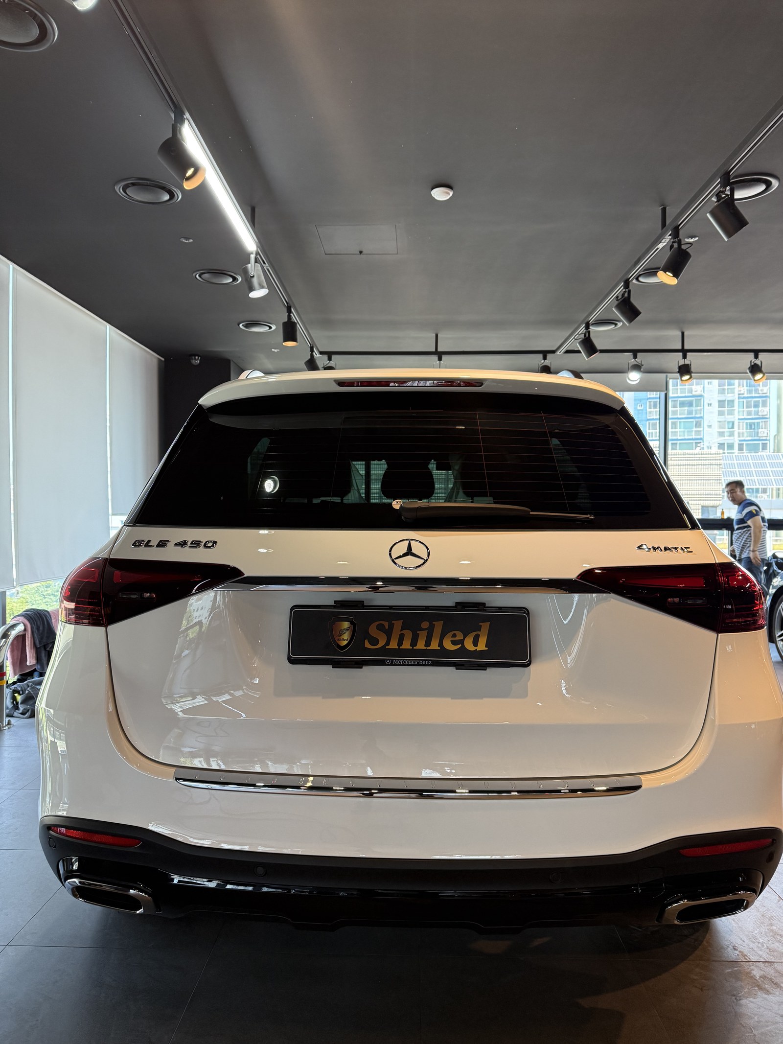부산 벤츠 GLE450 화이트 신차 후면 쉴드광택