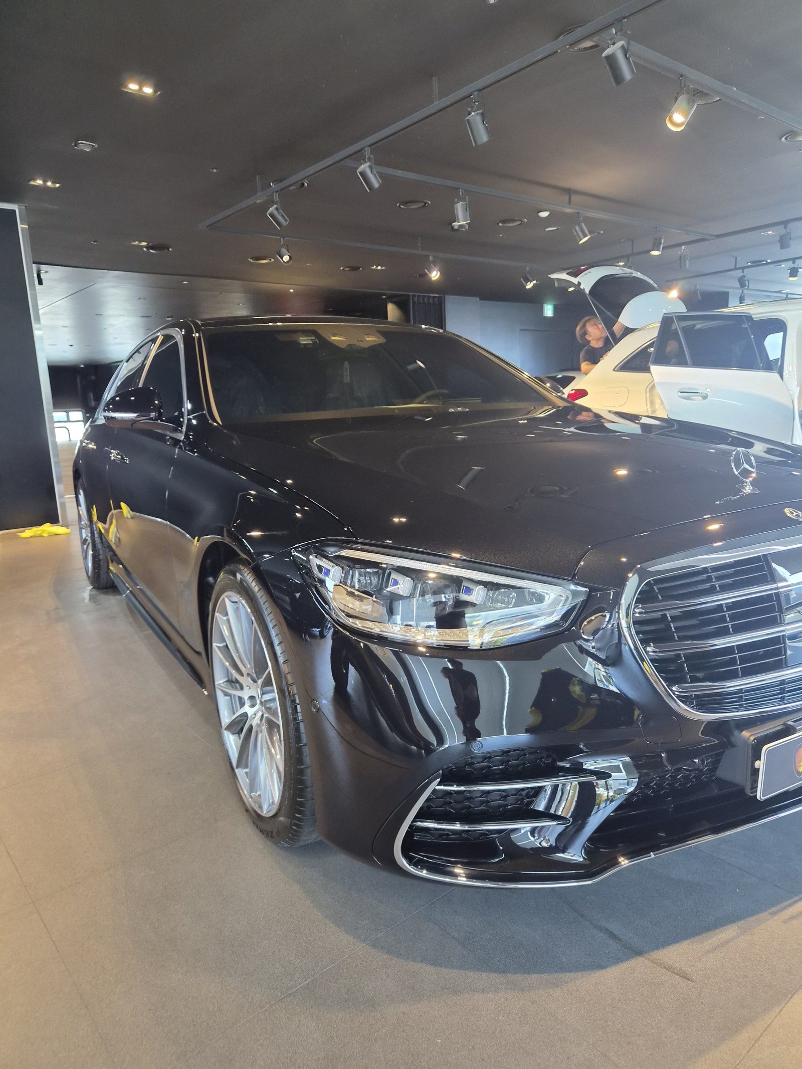 부산 벤츠 S450 블랙 신차 전측면 F5 유리막코팅