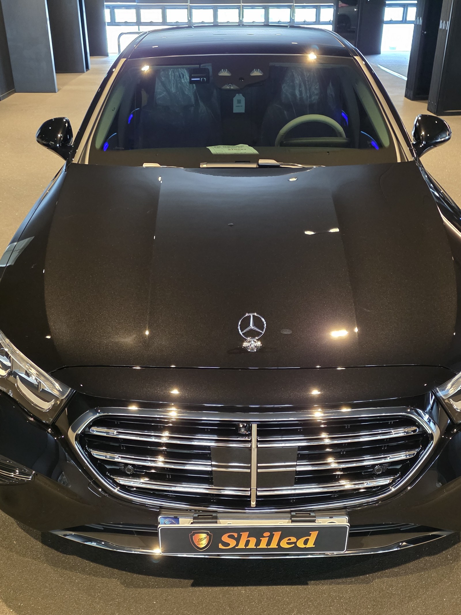 부산 벤츠 E200 블랙 신차 그릴 클로즈업