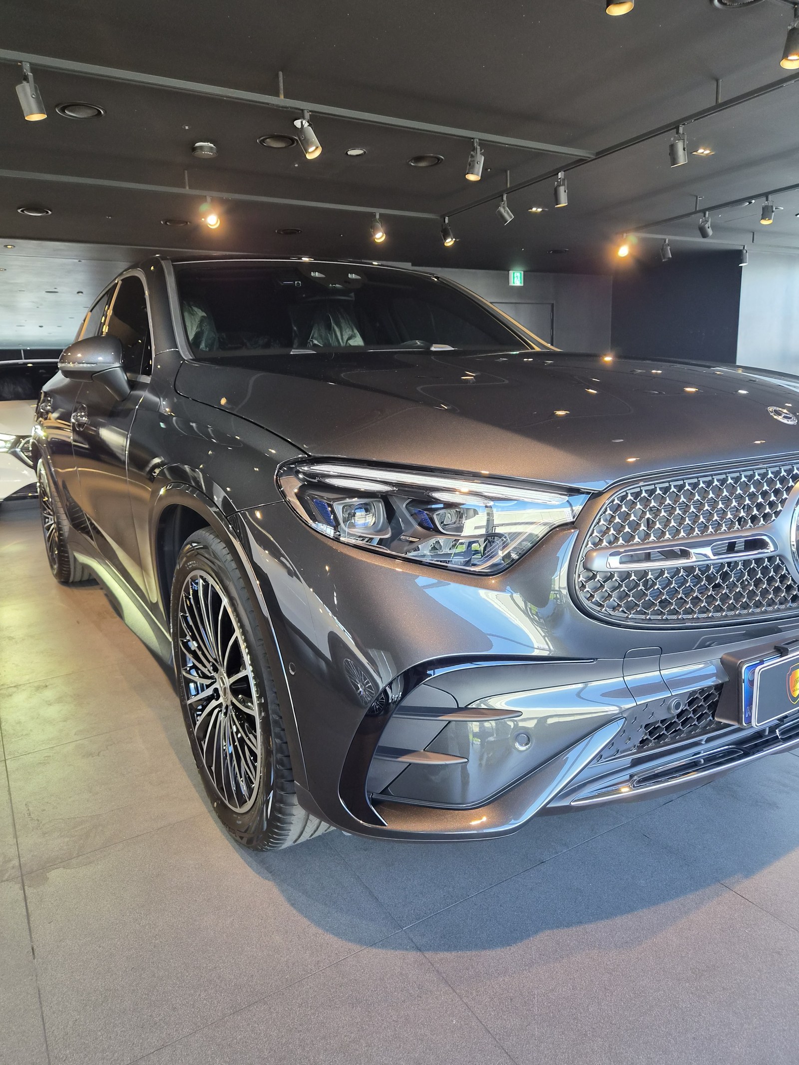 벤츠 GLC300 그레이 전측면 글로시 - 부산 유리막코팅