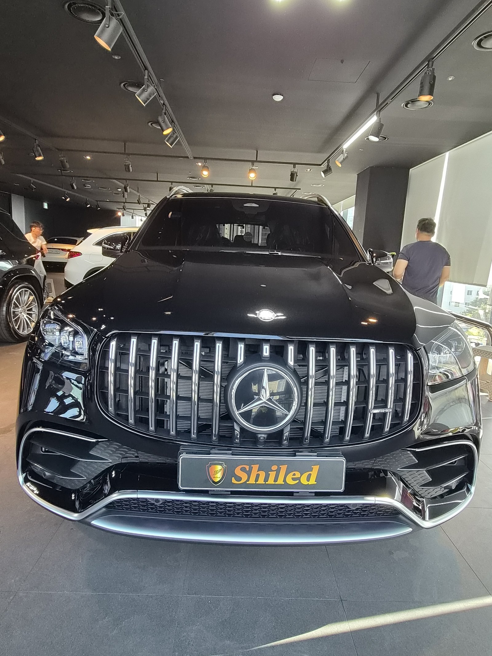 벤츠 GLS63 AMG 검정 전측면 글로시 - 부산 유리막코팅