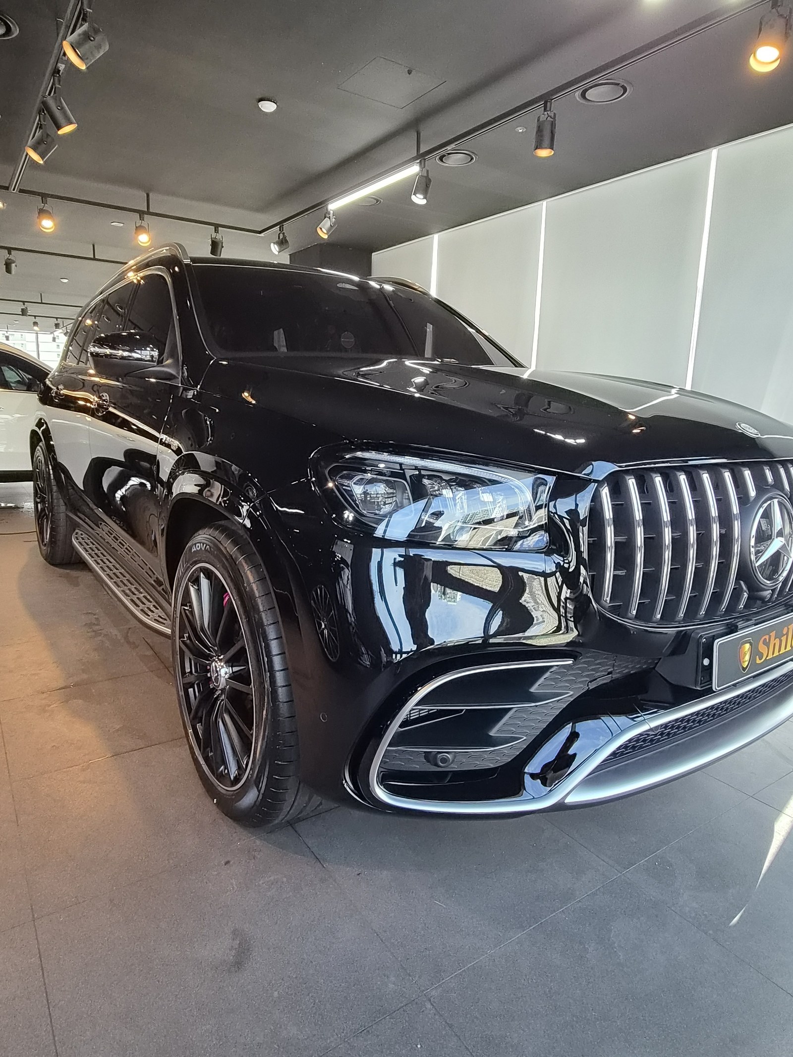 벤츠 GLS63 AMG 검정 신차 F5 유리막코팅 - 부산 유리막코팅 전면