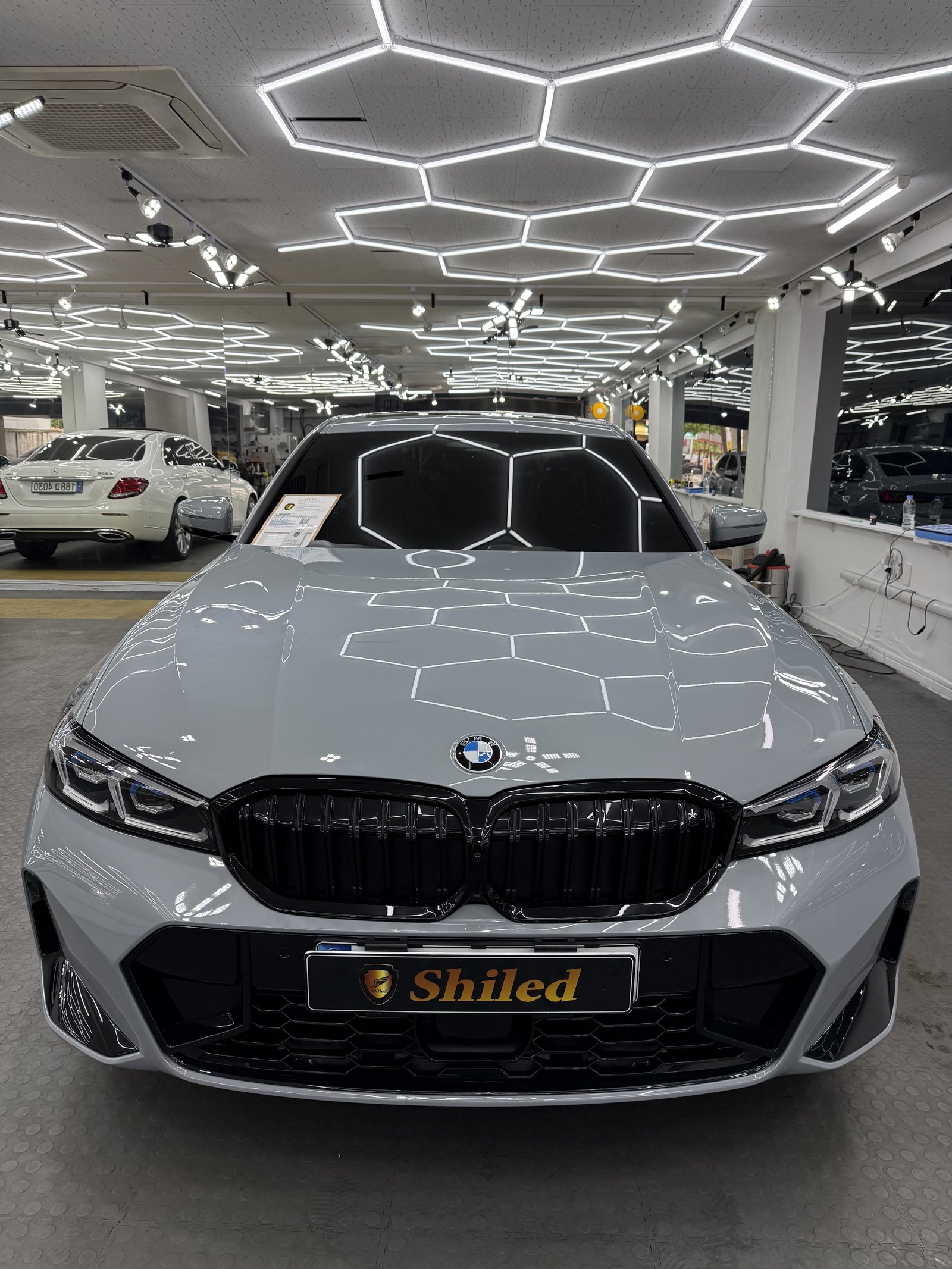 BMW 320i 그레이 신차 F5 유리막코팅 - 부산 쉴드광택 전면