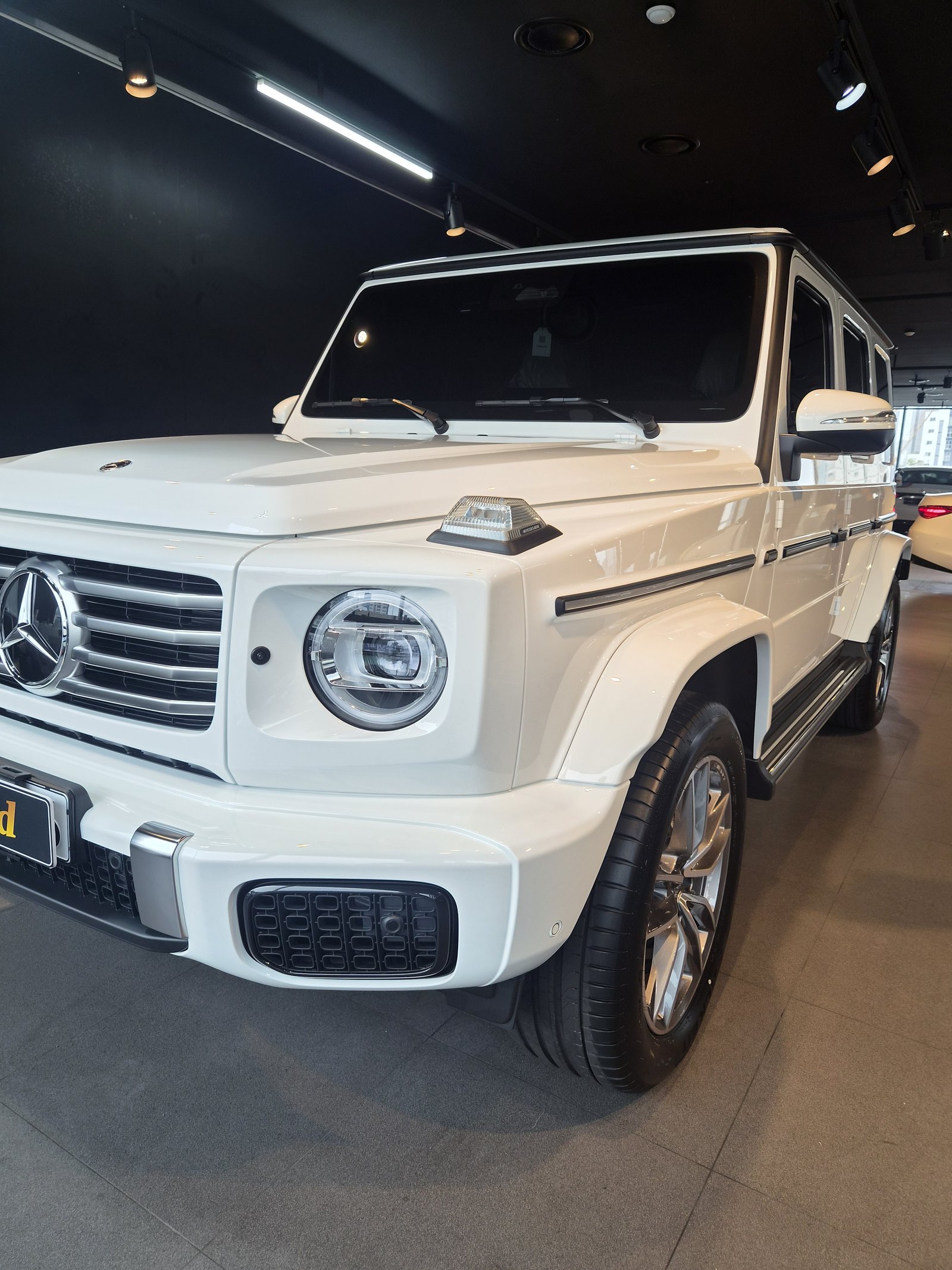 벤츠 G450d 백색 신차 측면 - 부산 쉴드광택