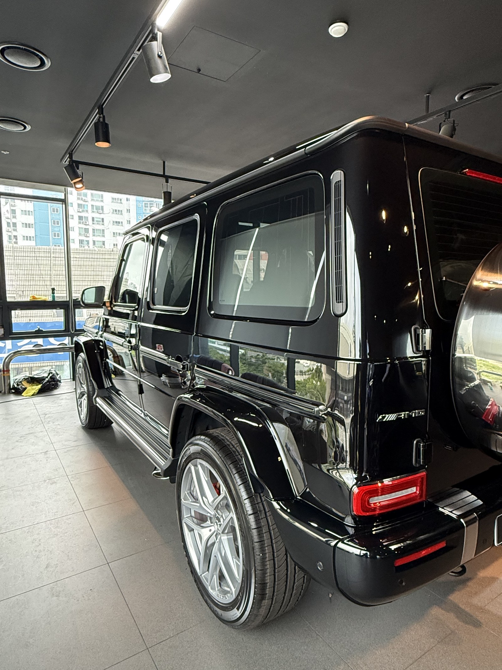벤츠 AMG G63 후측면 - 부산 유리막코팅