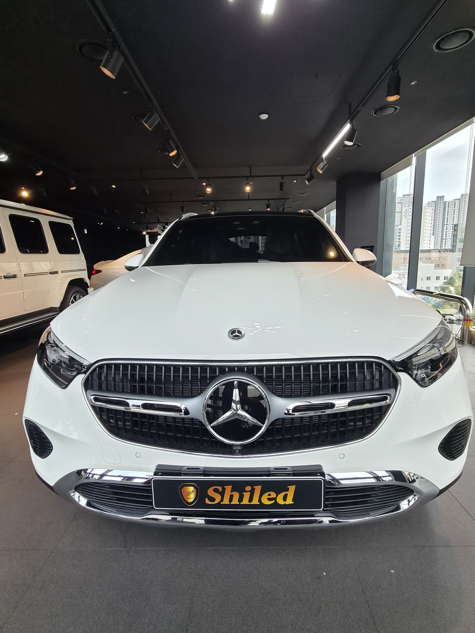 벤츠 GLC300 백색 신차 F5 유리막코팅 - 부산 쉴드광택 전면