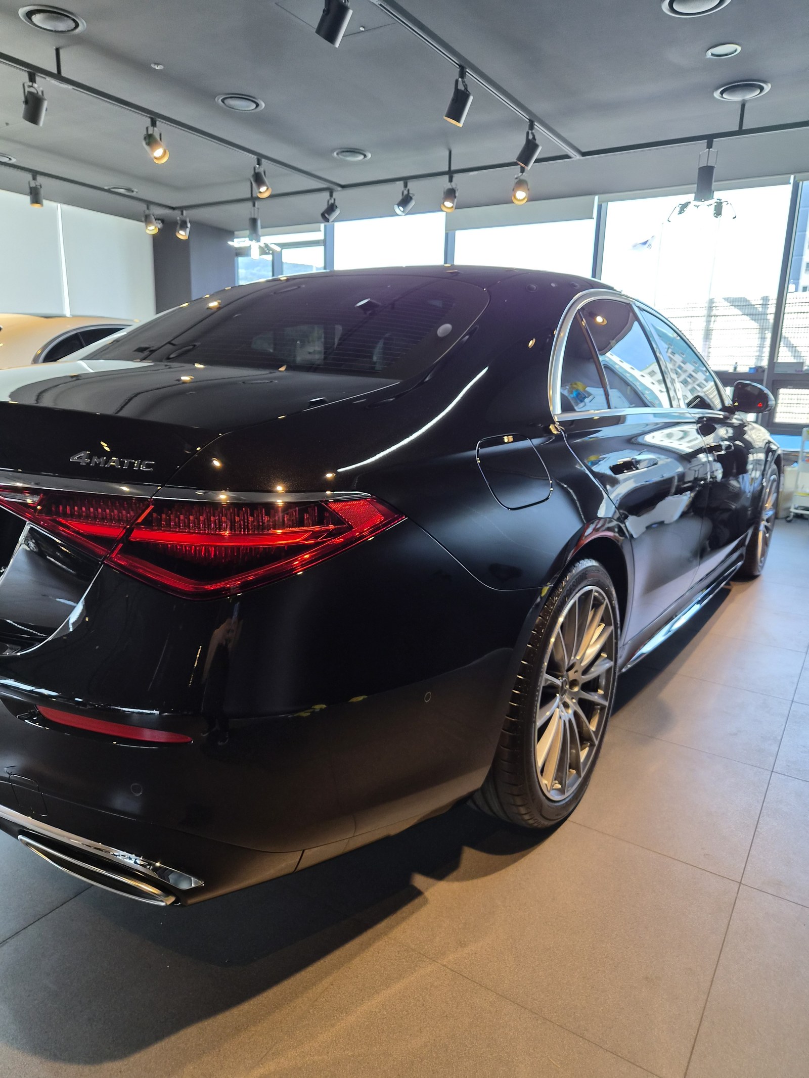 벤츠 S450 검정 신차 후측면 - 부산 쉴드광택 신차코팅