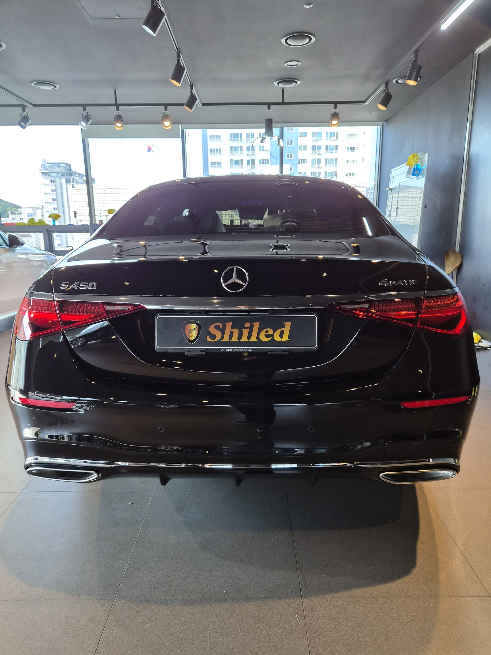 벤츠 S450 검정 신차 후면 S450 뱃지 - 부산 유리막코팅