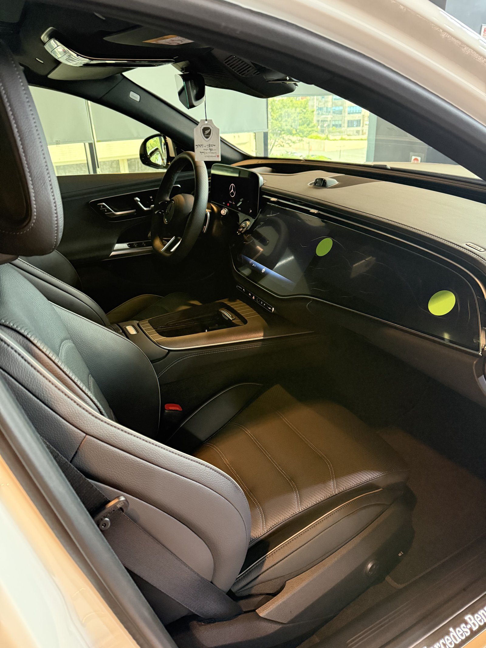 벤츠 E300 신차 실내 - 유리막코팅 시트코팅