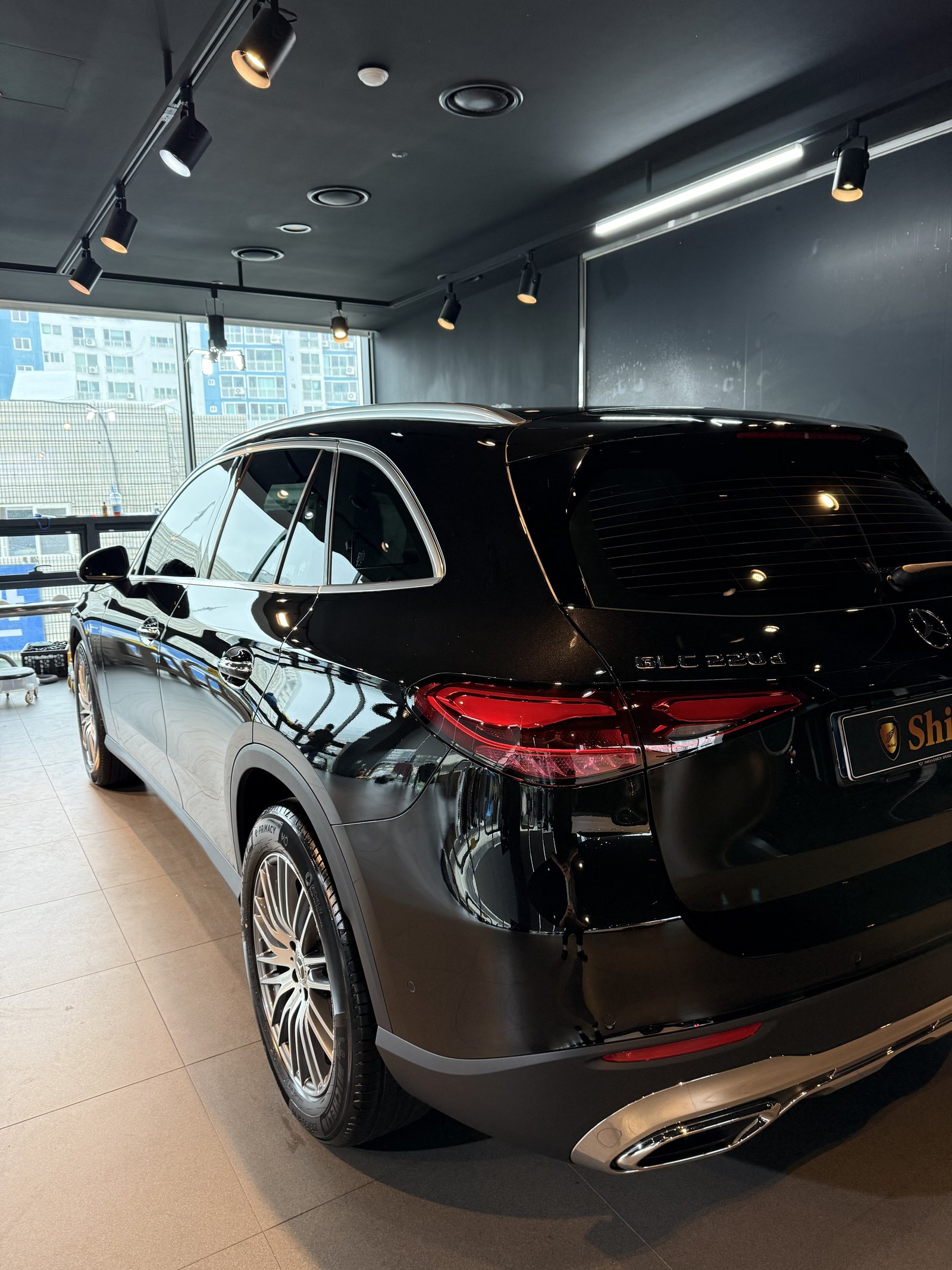 벤츠 GLC220 검정 신차 후측면 - 부산 신차 유리막코팅