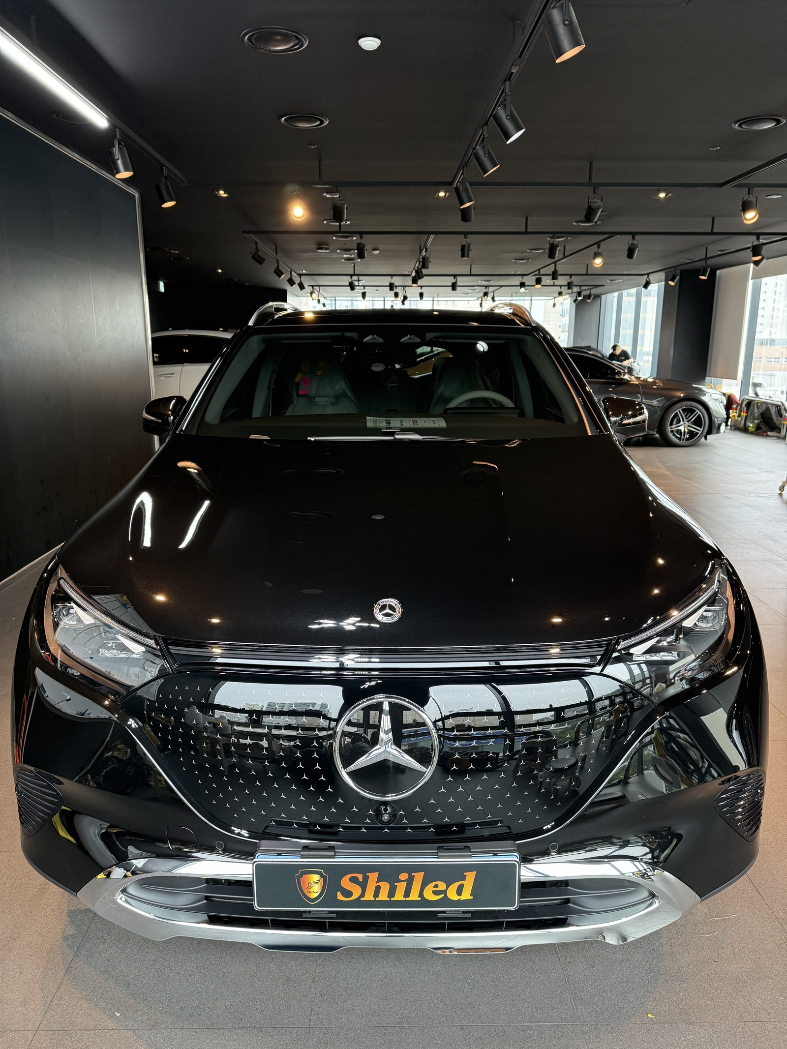부산 유리막코팅 EQE350 SUV 검정 신차 F5 - 쉴드광택 전면 그릴