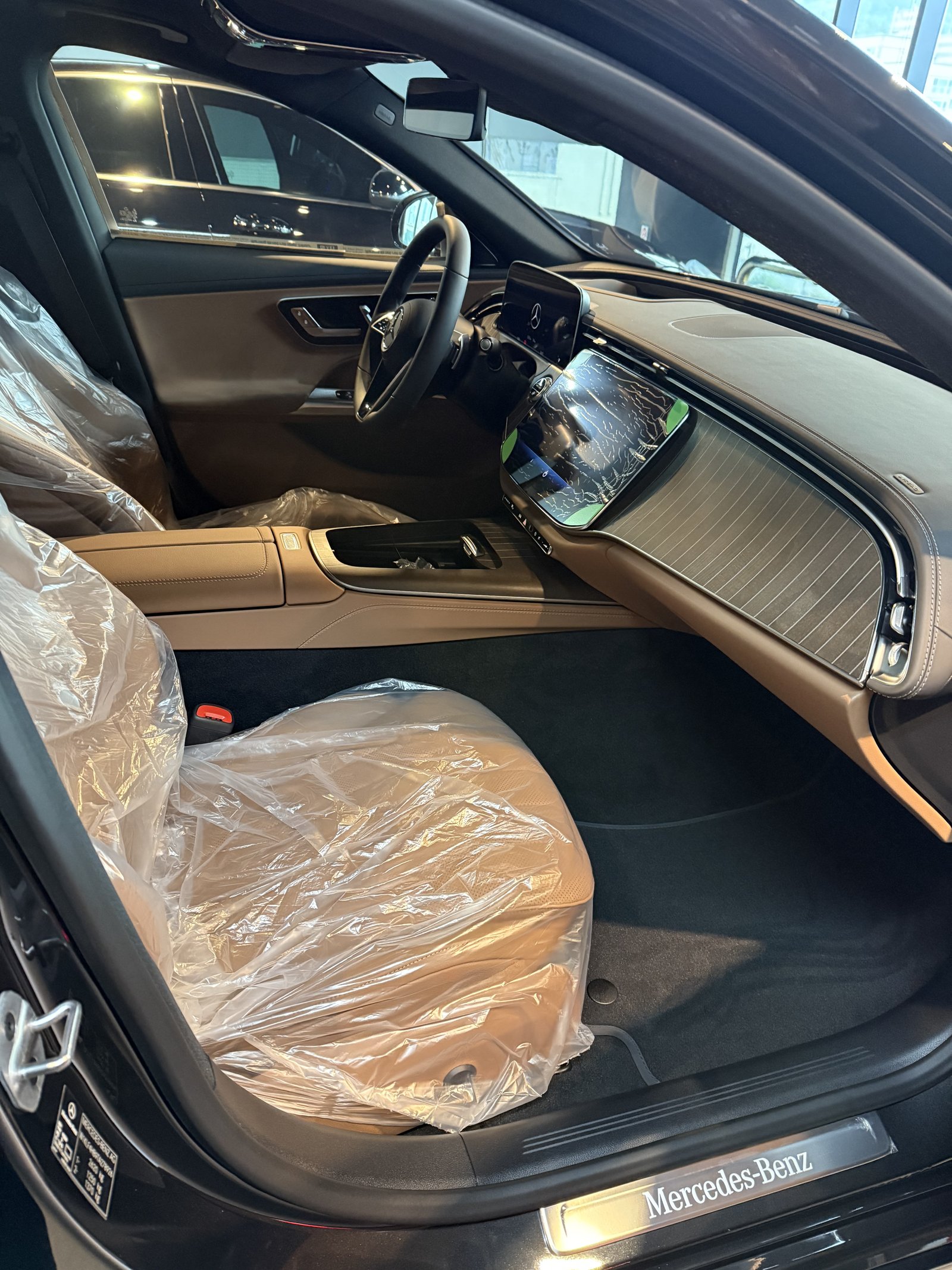 벤츠 E300 신차 실내 대시보드 - 유리막코팅