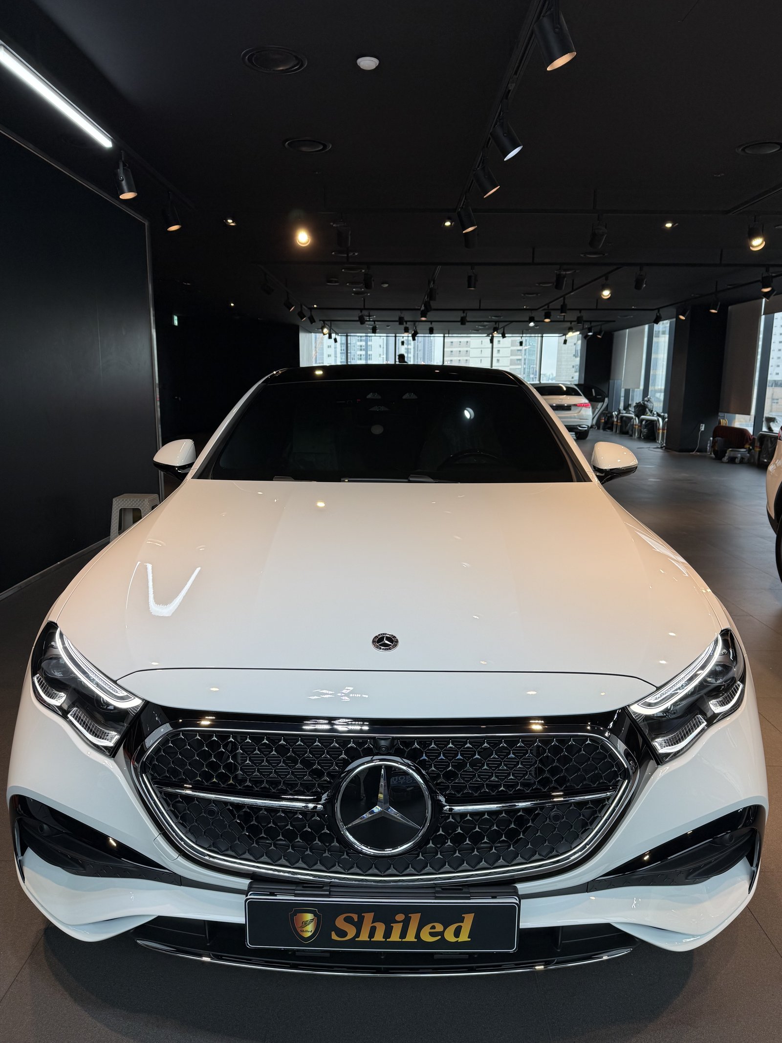 부산 유리막코팅 E300 4matic 백색 신차 F5 - 쉴드광택 전면 그릴
