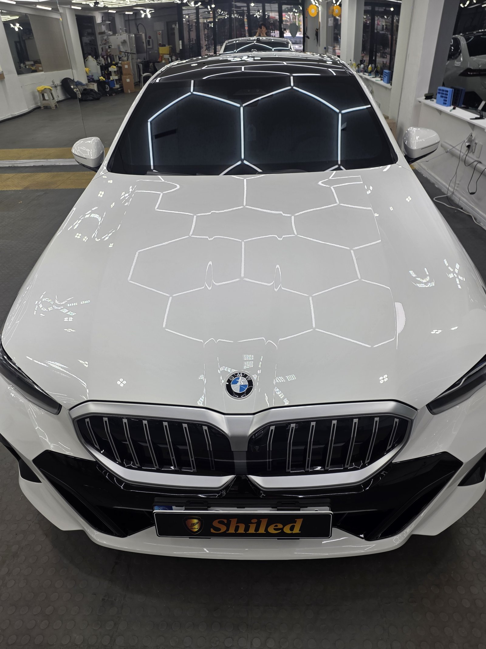 부산 유리막코팅 BMW 520i 백색 F5 - 쉴드광택 전면