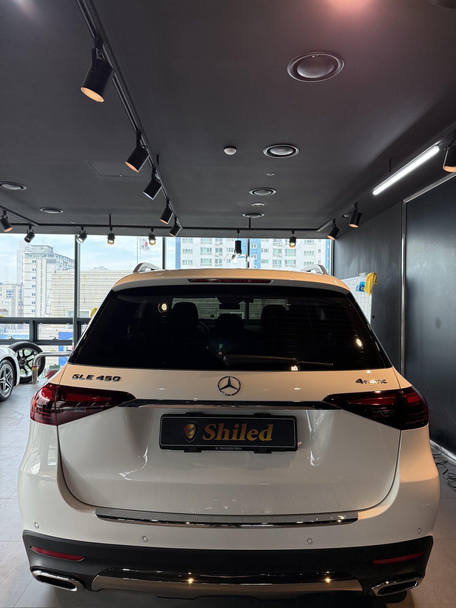 벤츠 GLE450 백색 신차 F5 유리막코팅 - 부산 쉴드광택 전면