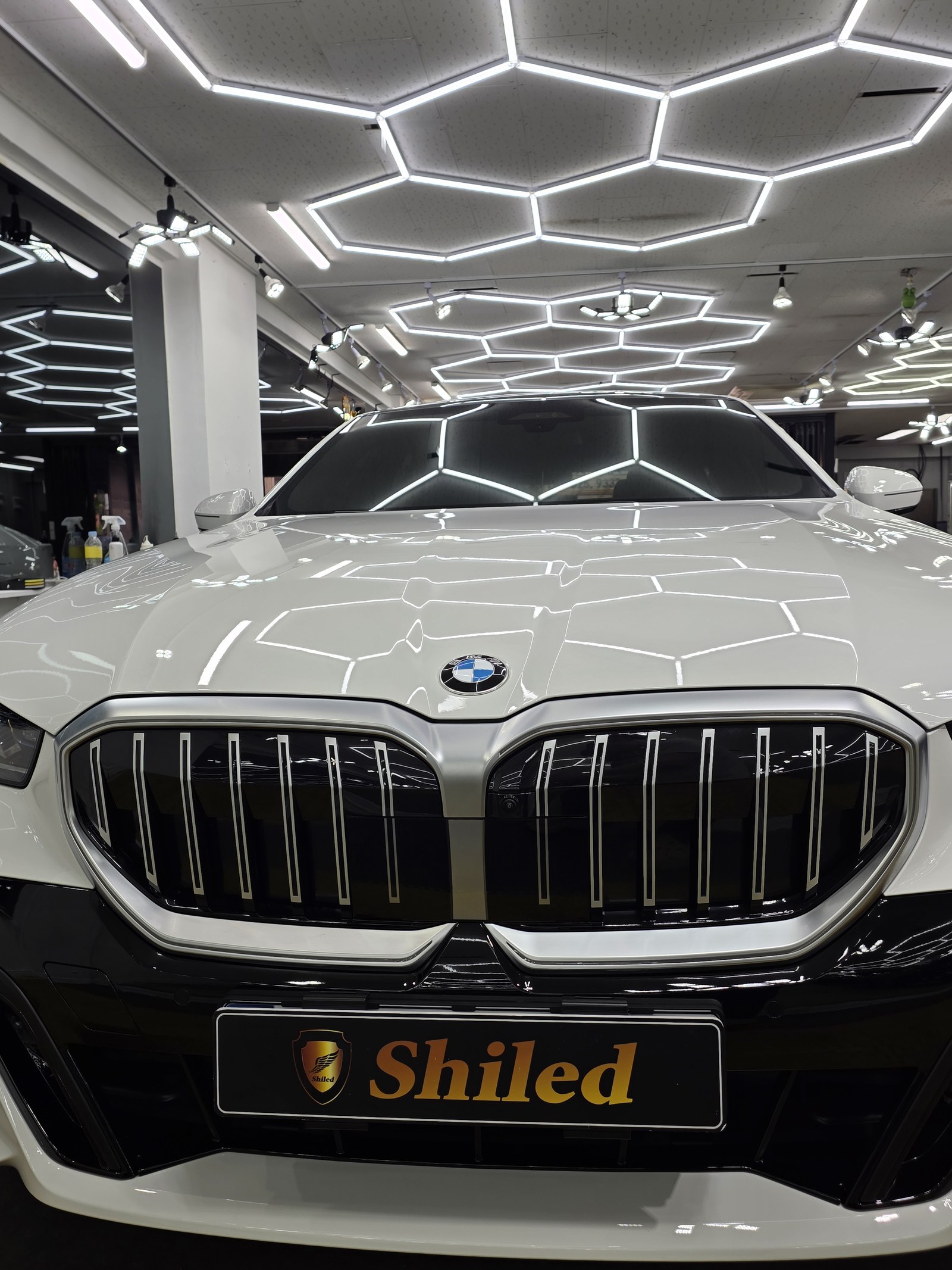BMW 520i 백색 신차 G-PRO 유리막코팅 - 부산 쉴드광택 전면