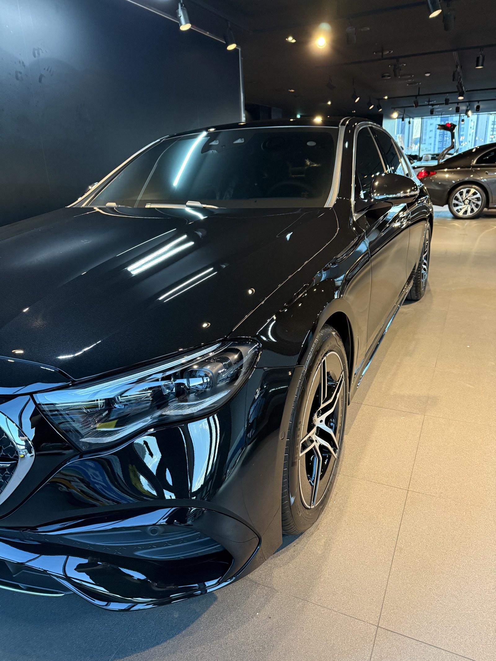 벤츠 E300 AMG 검정 신차 측면 - 유리막코팅