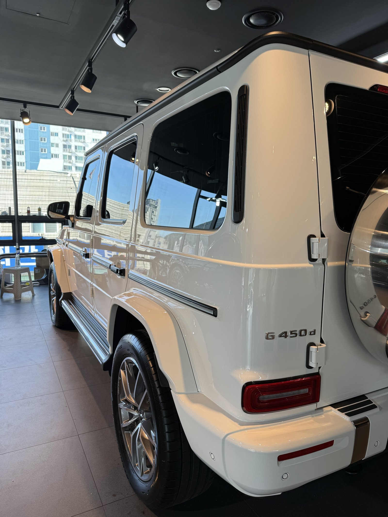 벤츠 G450 백색 측면 실내 반사 - 부산 유리막코팅