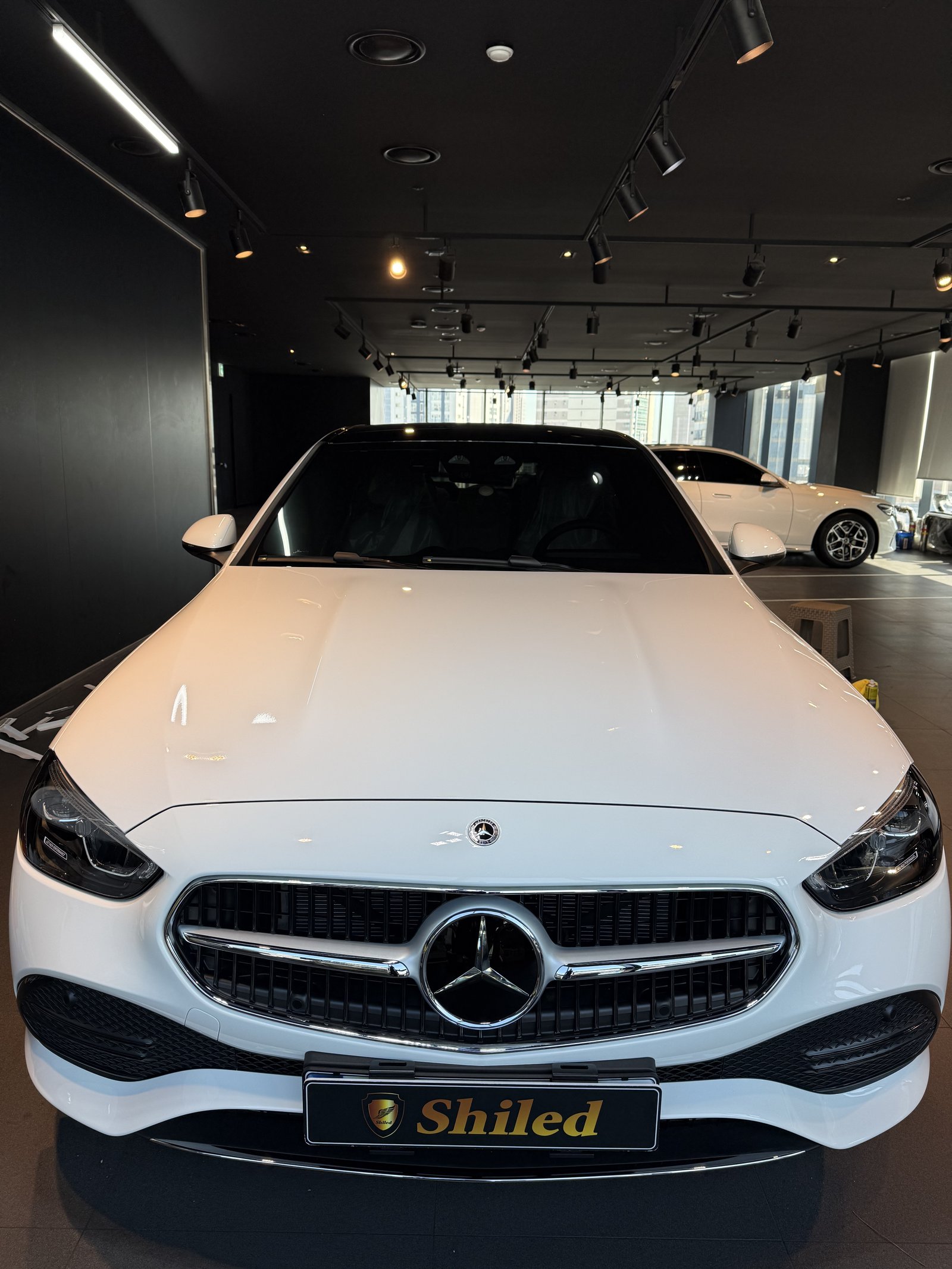 벤츠 C200 백색 신차 F5 유리막코팅 - 부산 쉴드광택 전면