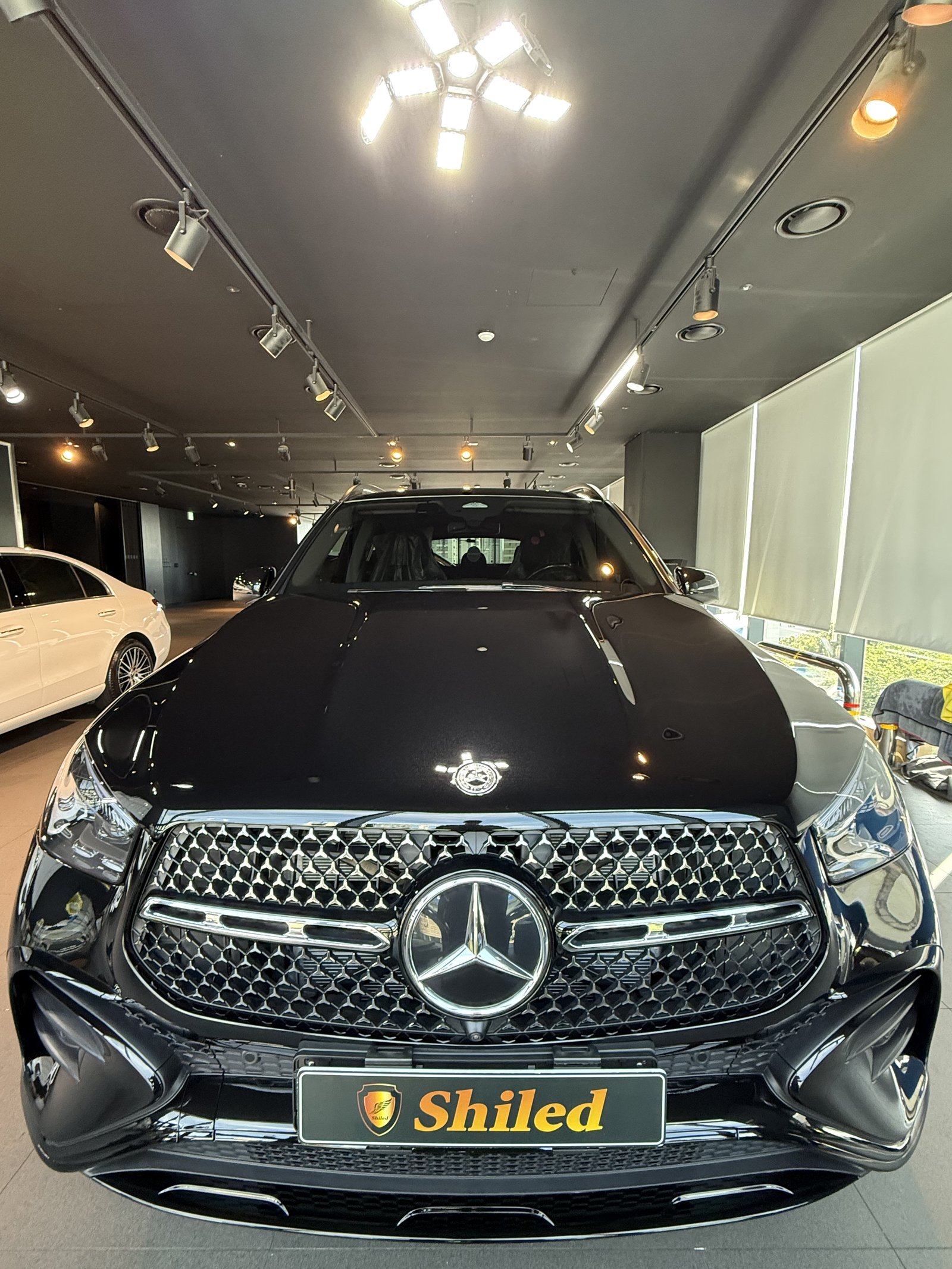벤츠 GLE450 검정 신차 F5 유리막코팅 - 부산 쉴드광택 전면