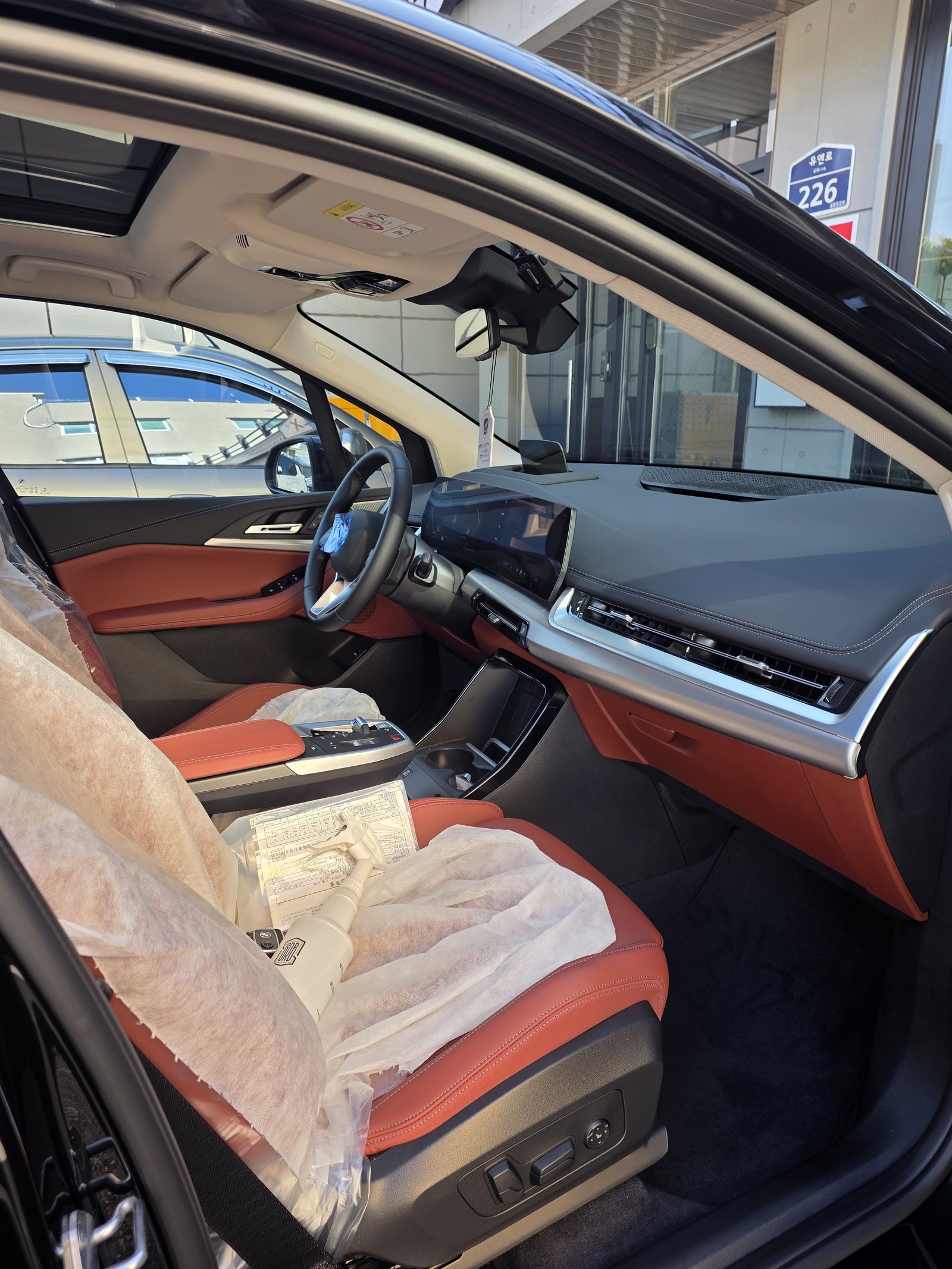BMW 220i 신차 실내 - 출고 전 컨디션