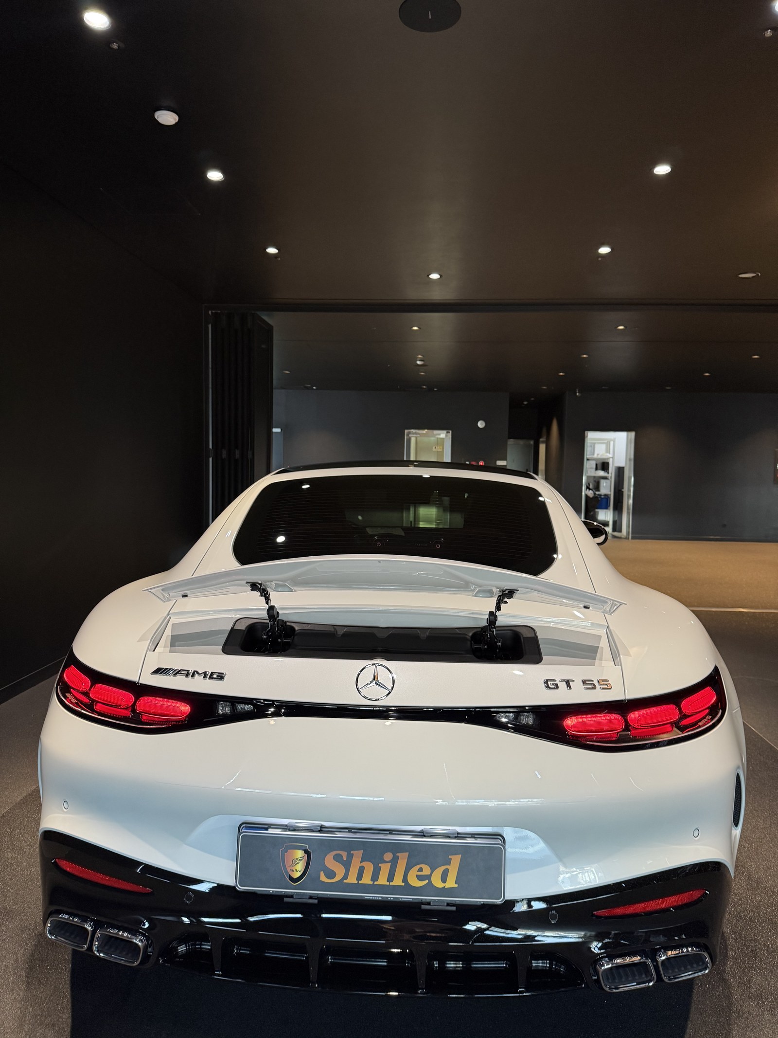 벤츠 AMG GT55 백색 신차 후면 - 부산 쉴드광택 신차코팅