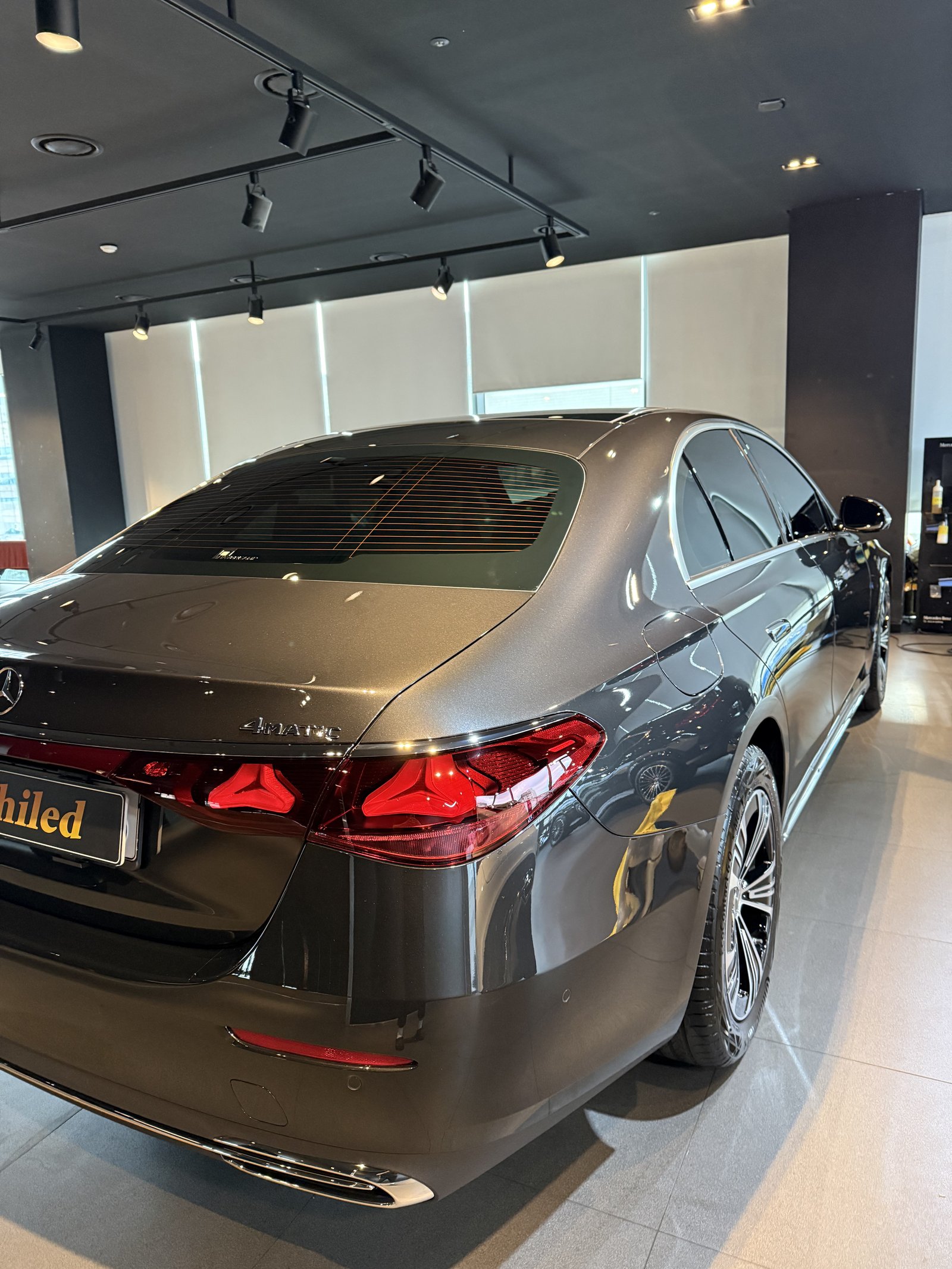 벤츠 E200 그레이 신차 후측면 - 부산 신차코팅