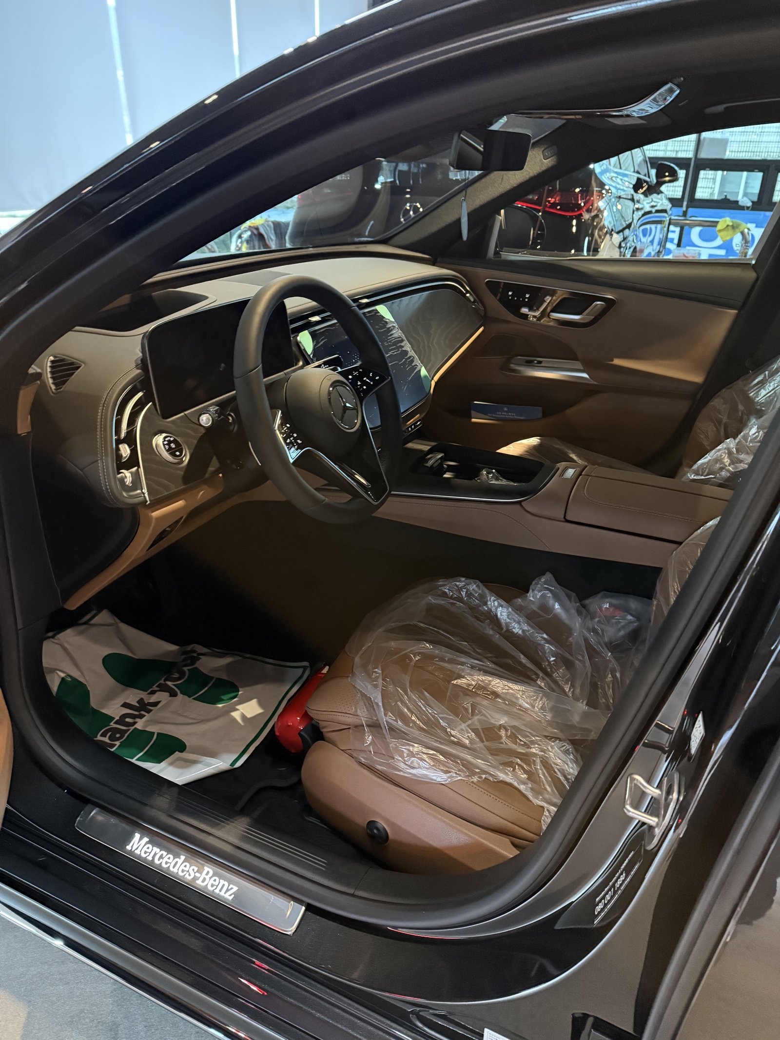 벤츠 E200 신차 실내 - 출고 전 컨디션