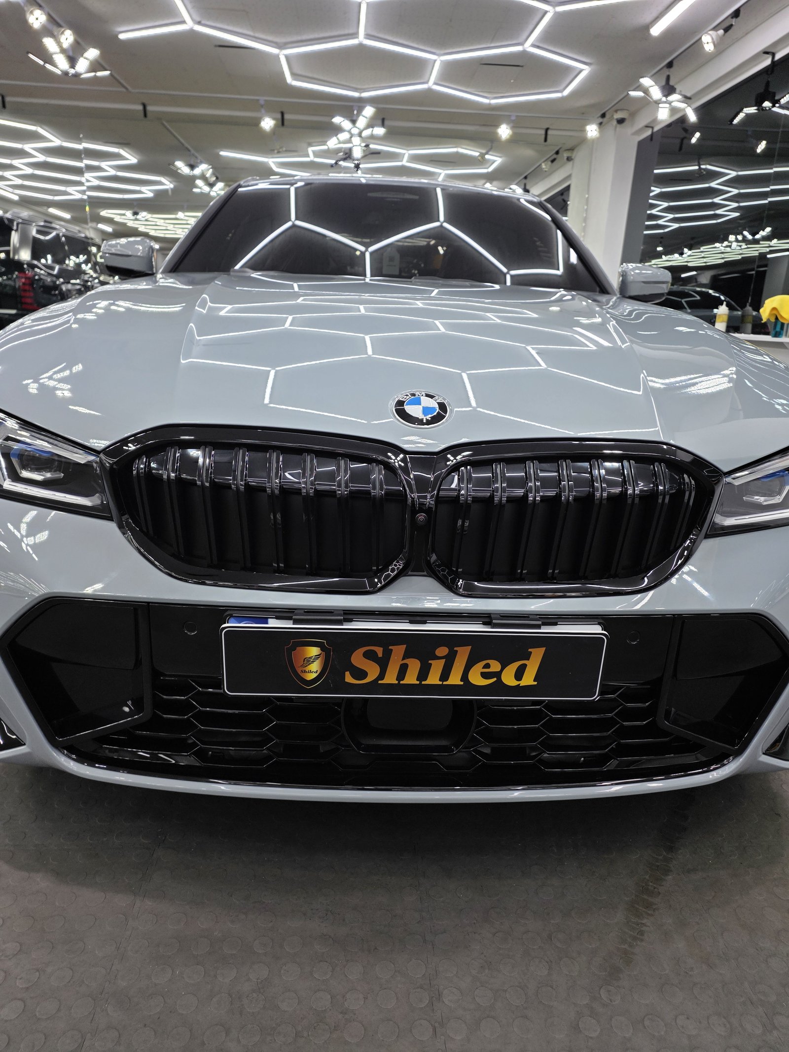BMW 320i 그레이 신차 F5 유리막코팅 - 부산 쉴드광택 전면