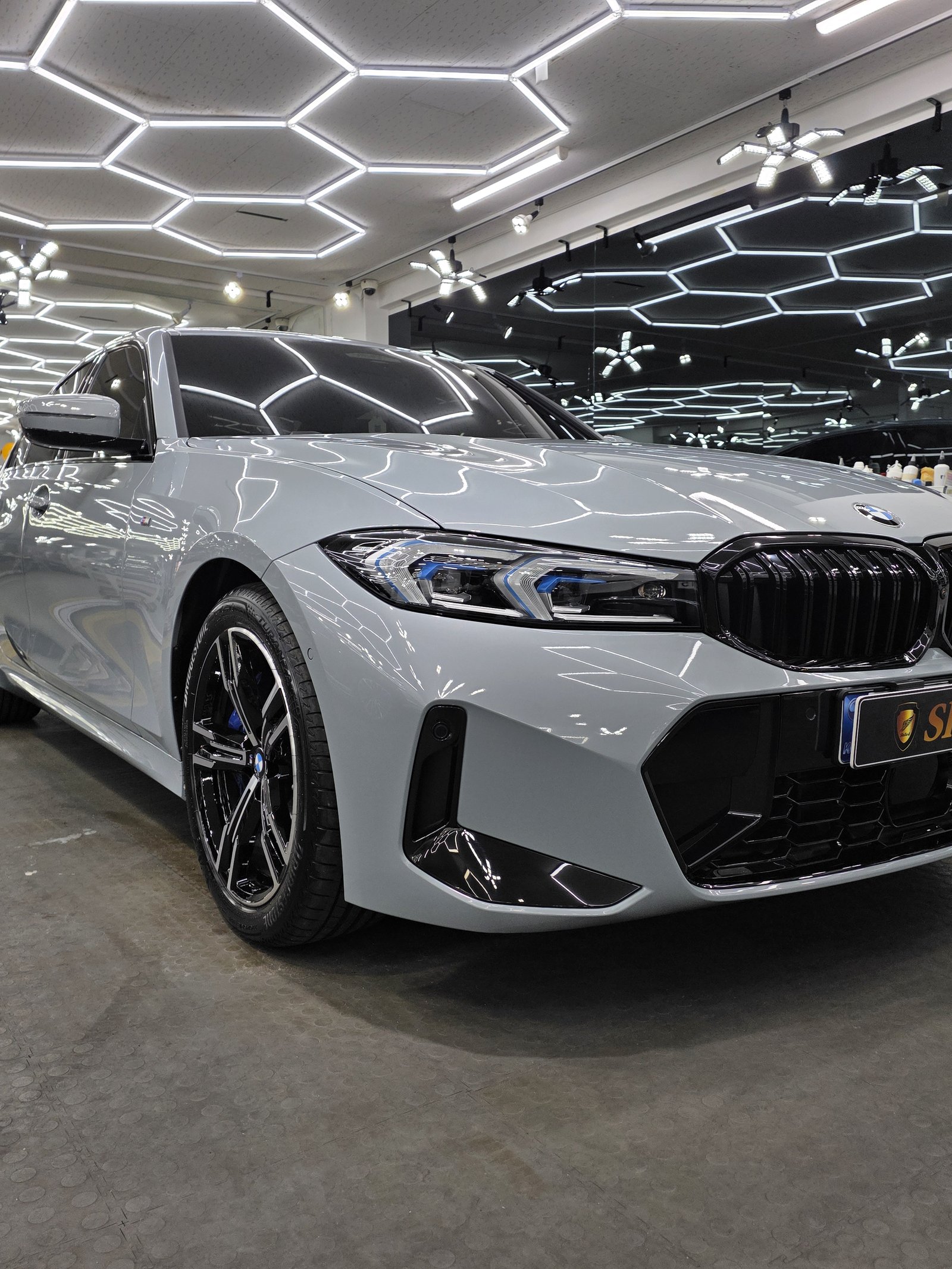 BMW 320i 그레이 신차 헤드램프 각도 - 부산 신차코팅