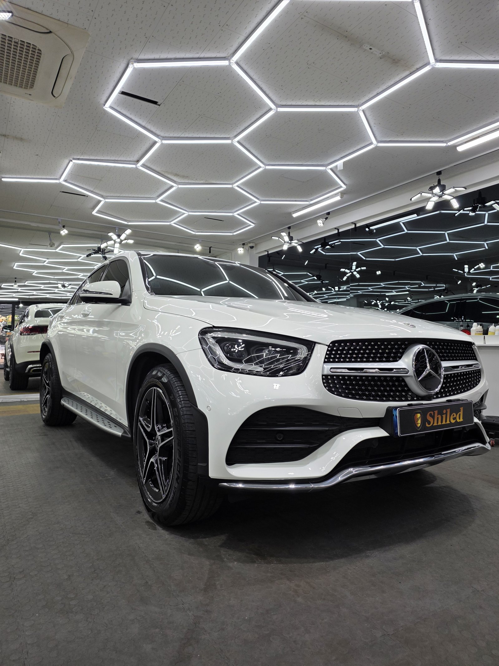 벤츠 GLC300 쿠페 백색 페인트 날림 제거 완료 - 부산 광택 쉴드광택
