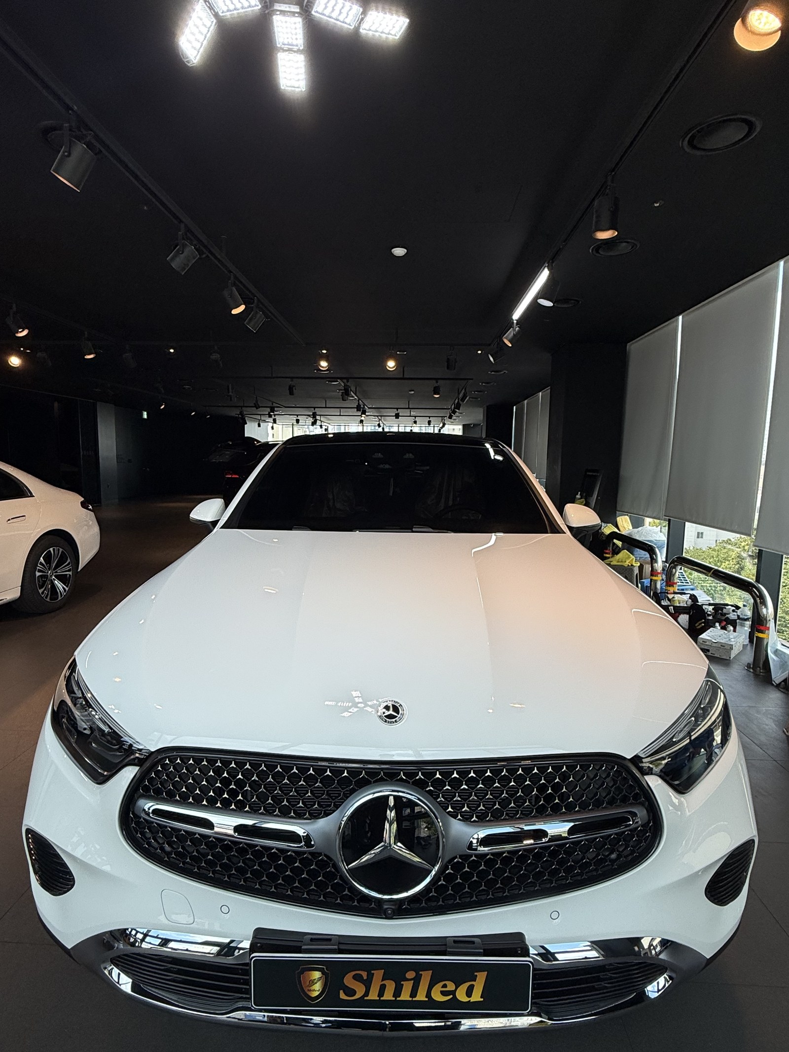 벤츠 GLC300 쿠페 백색 신차 F5 부산 유리막코팅 전면